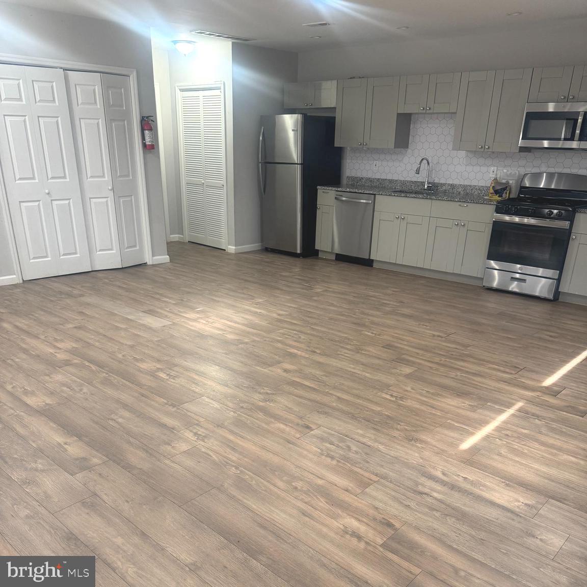 609 BRUNSWICK AVENUE B1