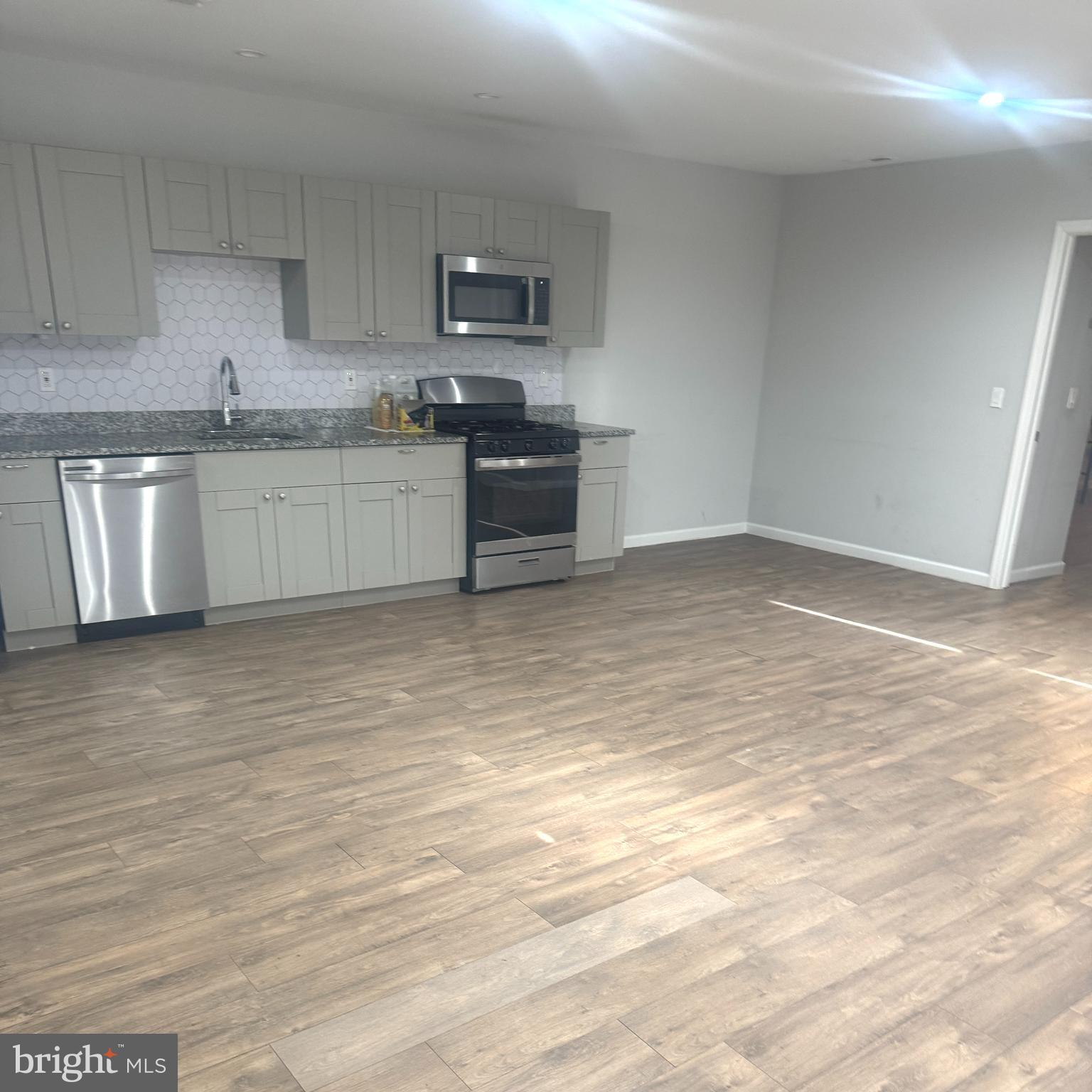 609 BRUNSWICK AVENUE B1