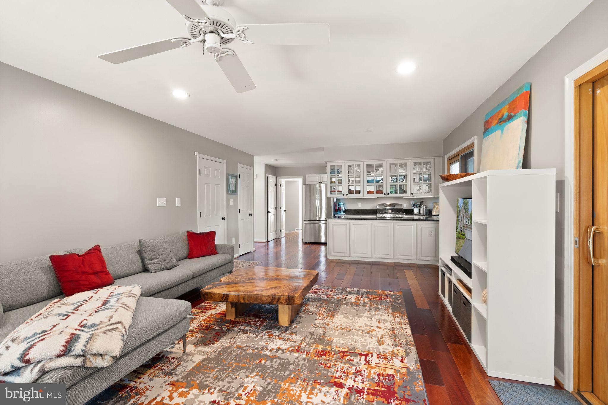 MANORS OF LEESBURG - Residential