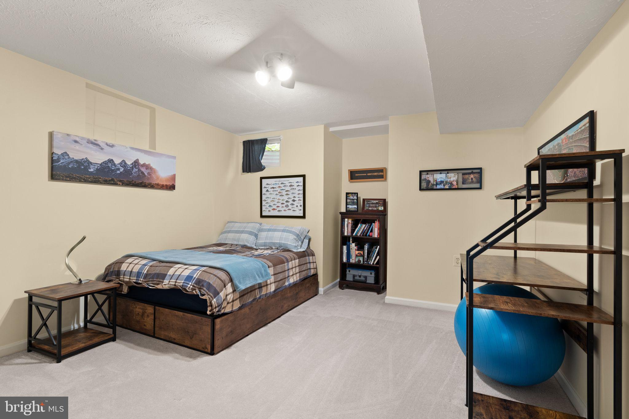 MANORS OF LEESBURG - Residential