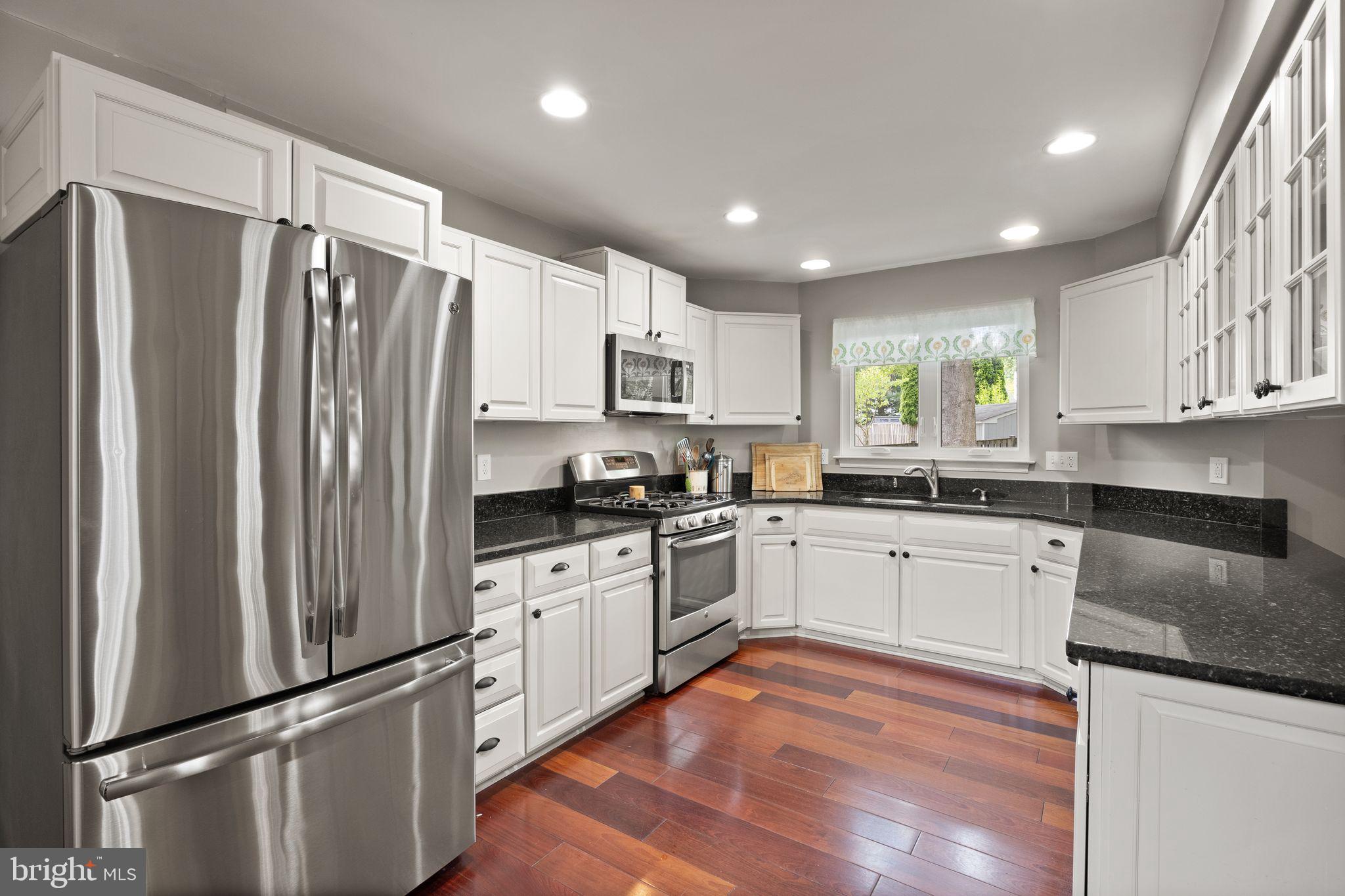 MANORS OF LEESBURG - Residential