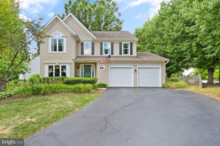 Single family home just steps to Downtown Leesburg shops, restaurants, Ida Lee Park, and more!  Neighborhood is filled with mature trees, wide streets, sidewalks and no HOA!!
This home features three bedrooms on the upper level, with an oversized primary suite and a huge walk-in closet with built-ins and a recently updated bath with soaking tub.
The other bedrooms share a full bath with shower/tub combination. 
The main level features an open kitchen and family room with updated appliances, granite counters and white cabinets.  The family room has a beautiful gas fireplace, and easy access to the deck and fenced in backyard. 
On the lower level, a full egress window in the recreation/game room makes for an easy play/guest space, as well as a newly updated full bath and bonus room.  
Many updates including paint, carpet, tankless HW heater, microwave, metal gutter covers, hardware and lighting! 
Privacy fenced with a spacious deck on a corner lot without a home directly behind.  
This home is pet free – no allergens for the new buyers!