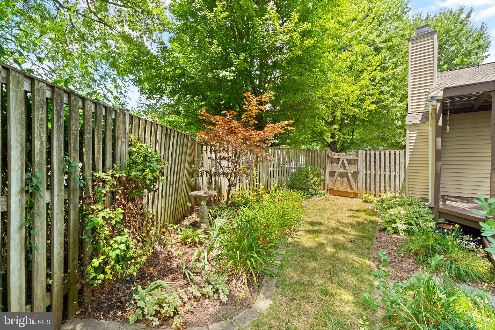 MANORS OF LEESBURG - Residential