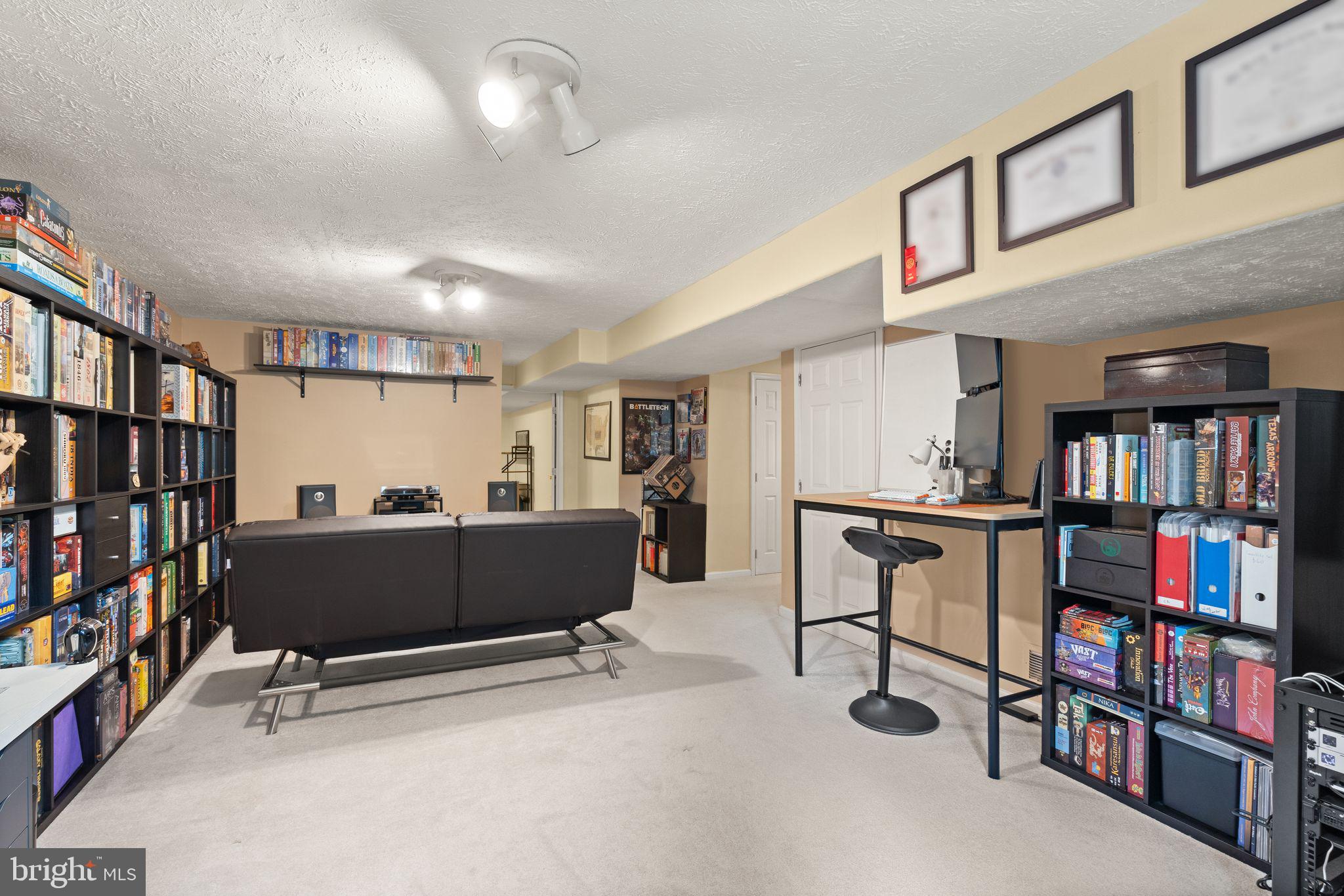 MANORS OF LEESBURG - Residential