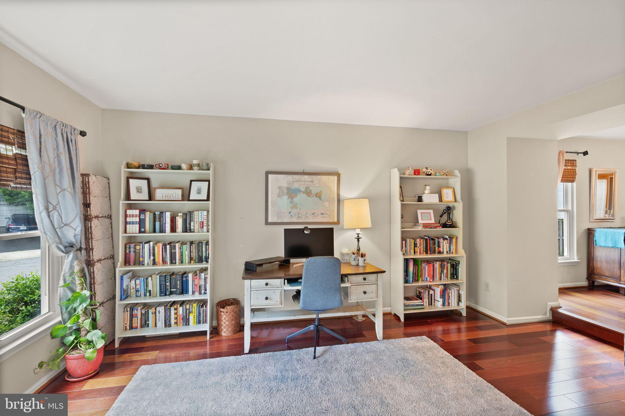 MANORS OF LEESBURG - Residential