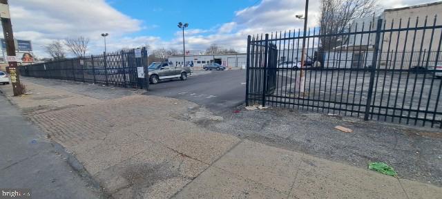 FRANKFORD - Commercial Sale