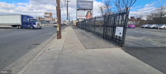 FRANKFORD - Commercial Sale