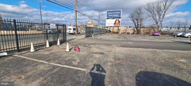 FRANKFORD - Commercial Sale