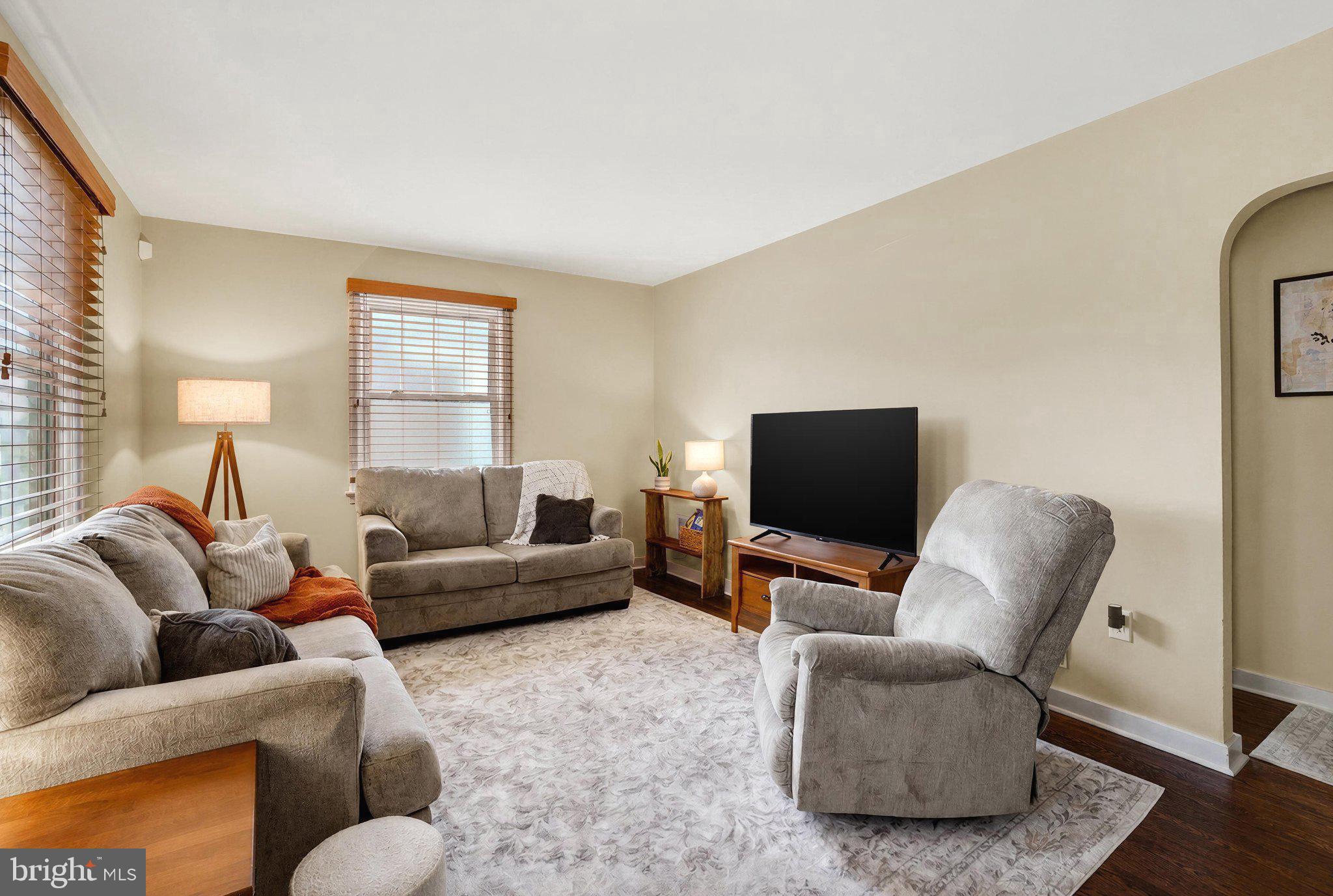 212 LYNDHURST ROAD