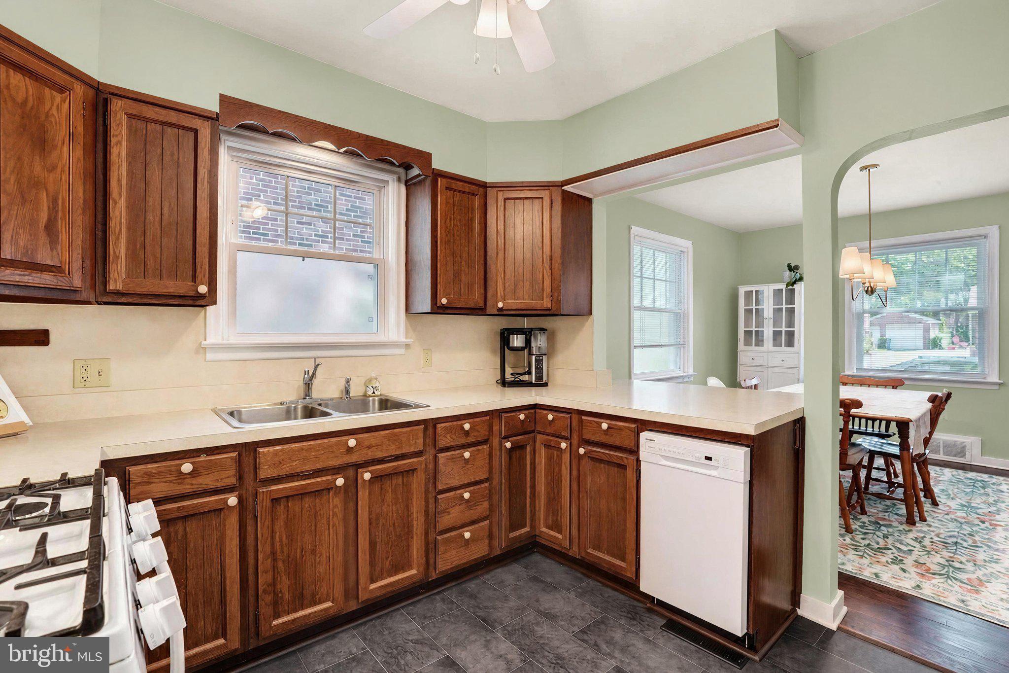 212 LYNDHURST ROAD