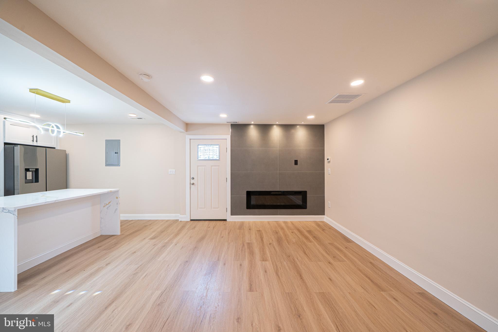 ACADEMY GARDENS - Residential