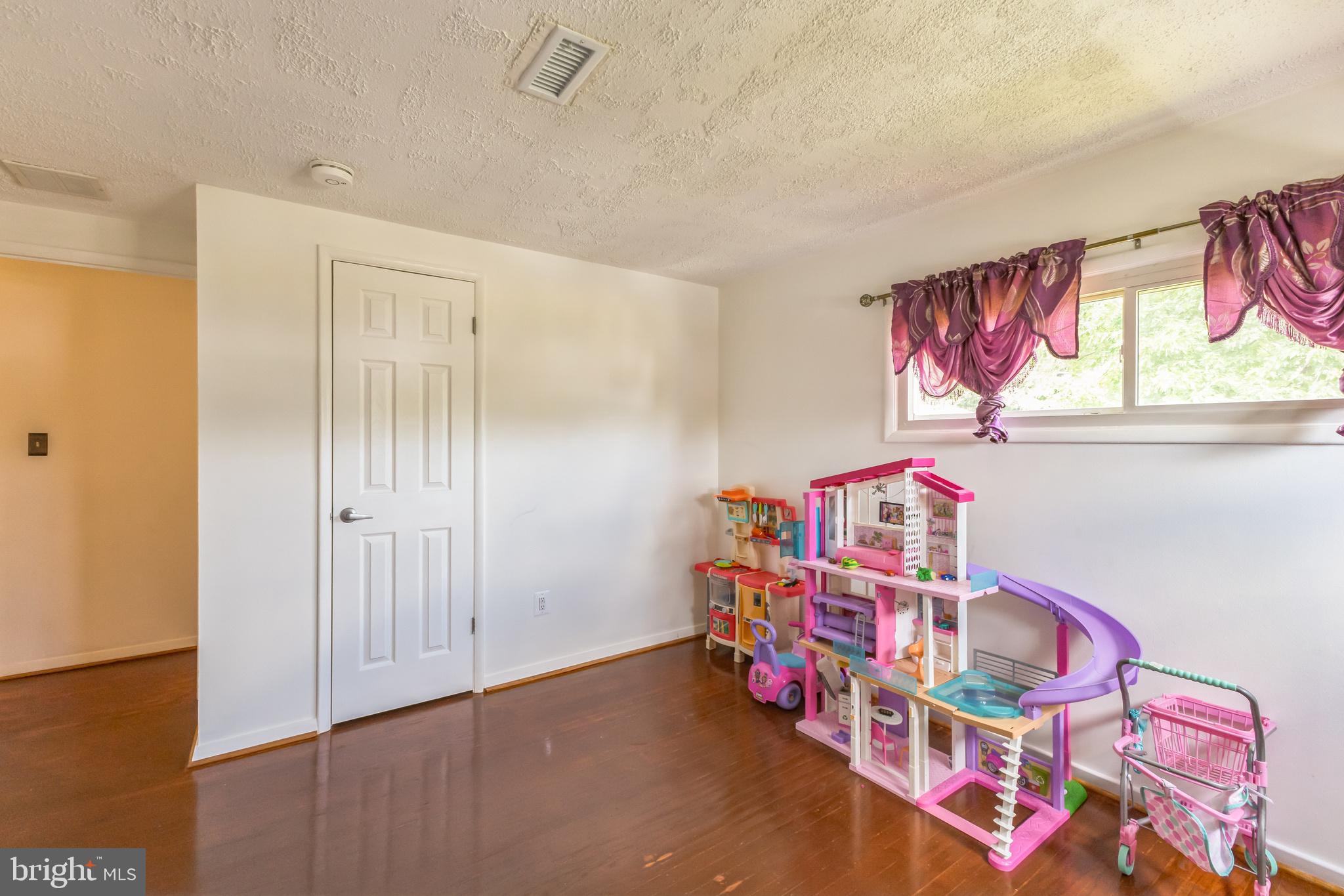 WYNNEWOOD - Residential