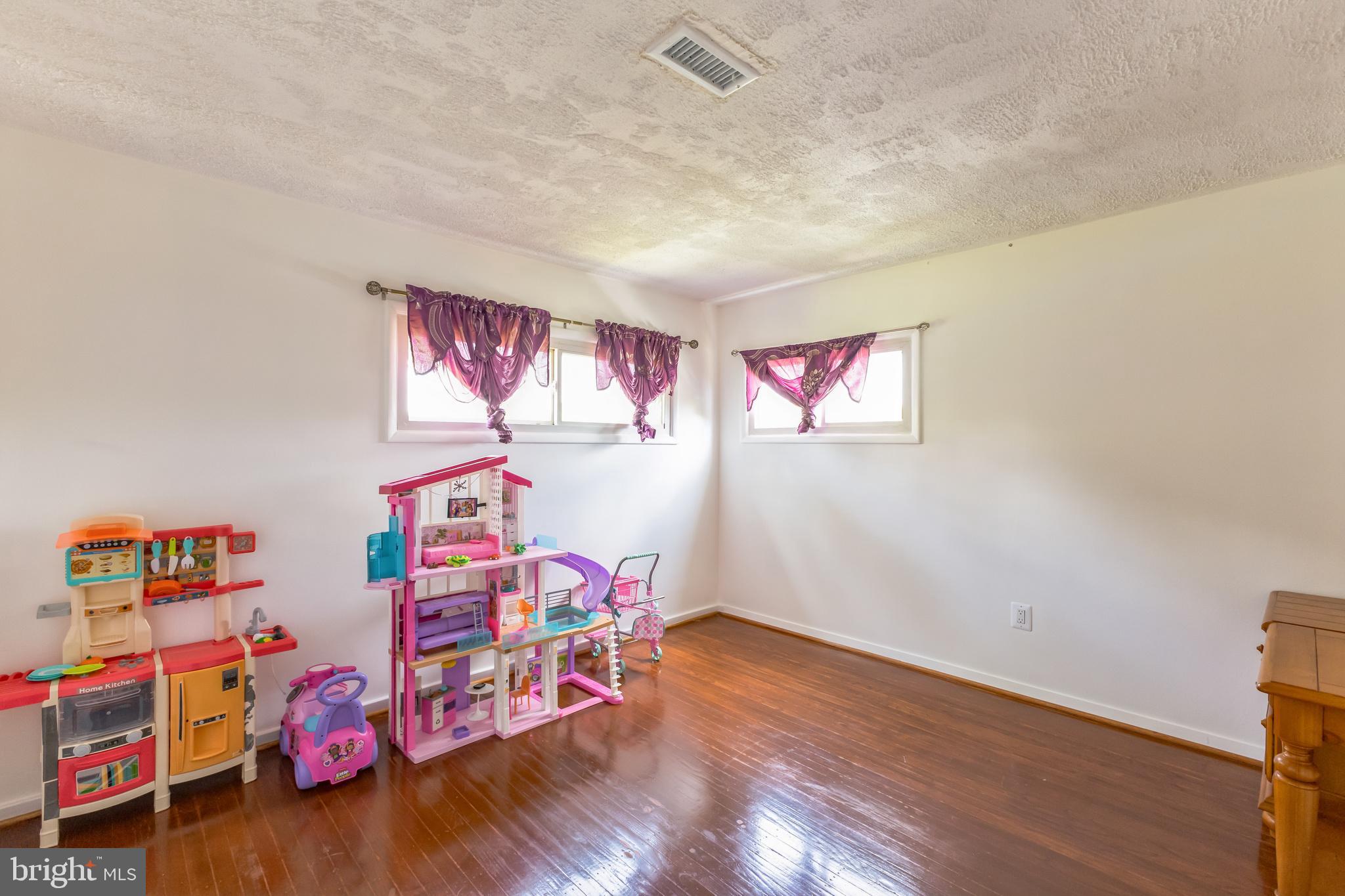 WYNNEWOOD - Residential