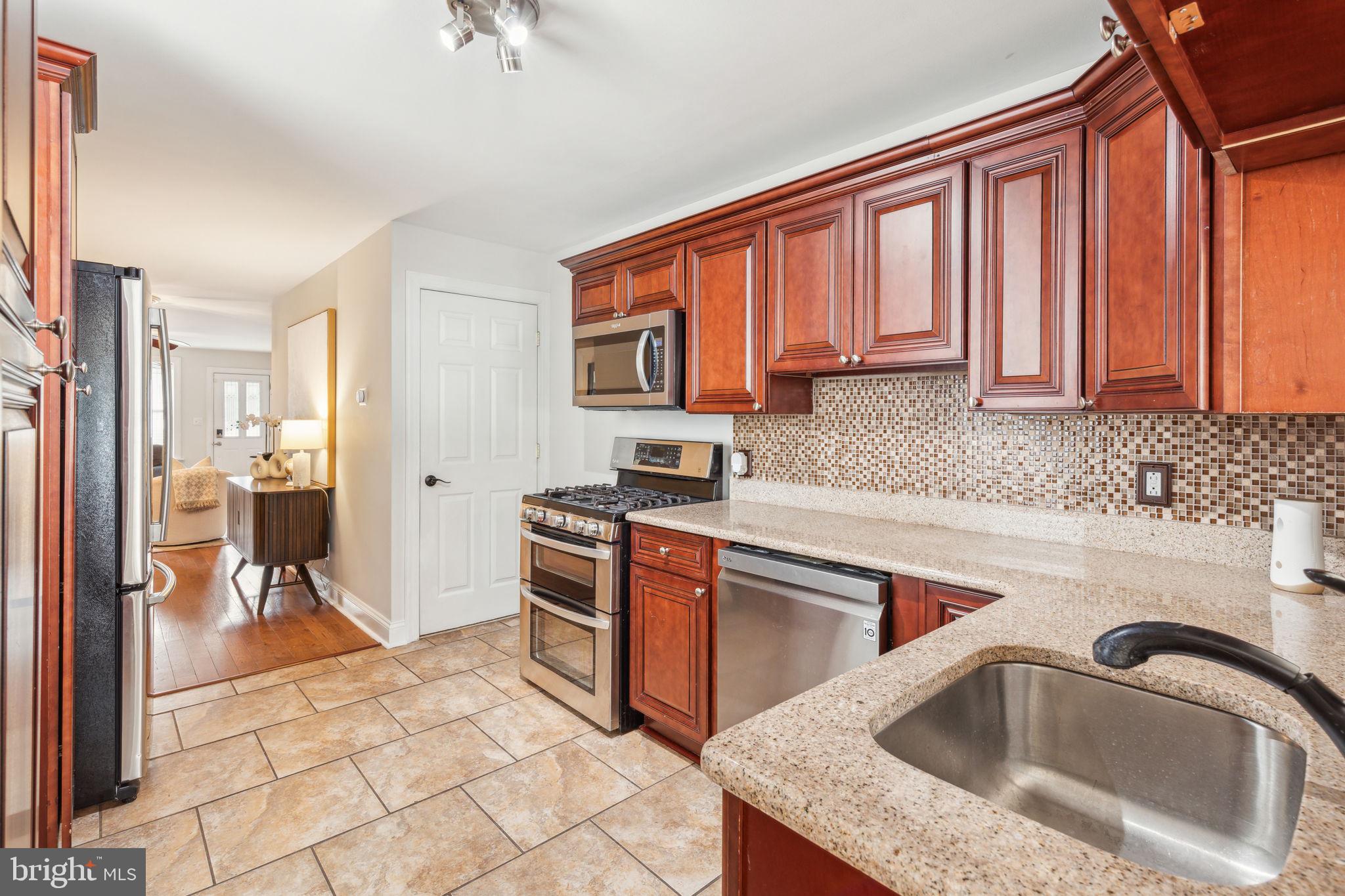 PORT RICHMOND - Residential