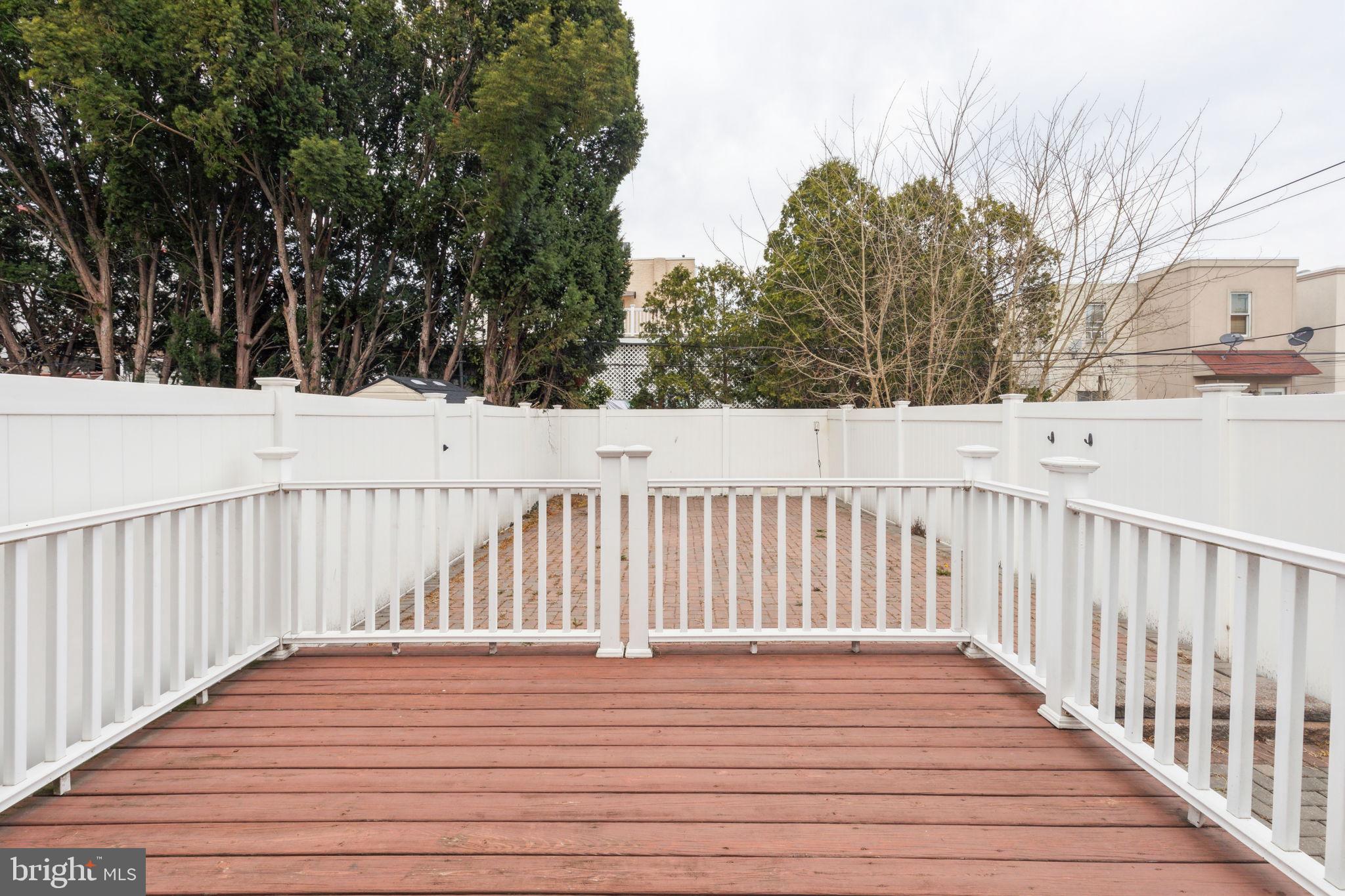 PORT RICHMOND - Residential