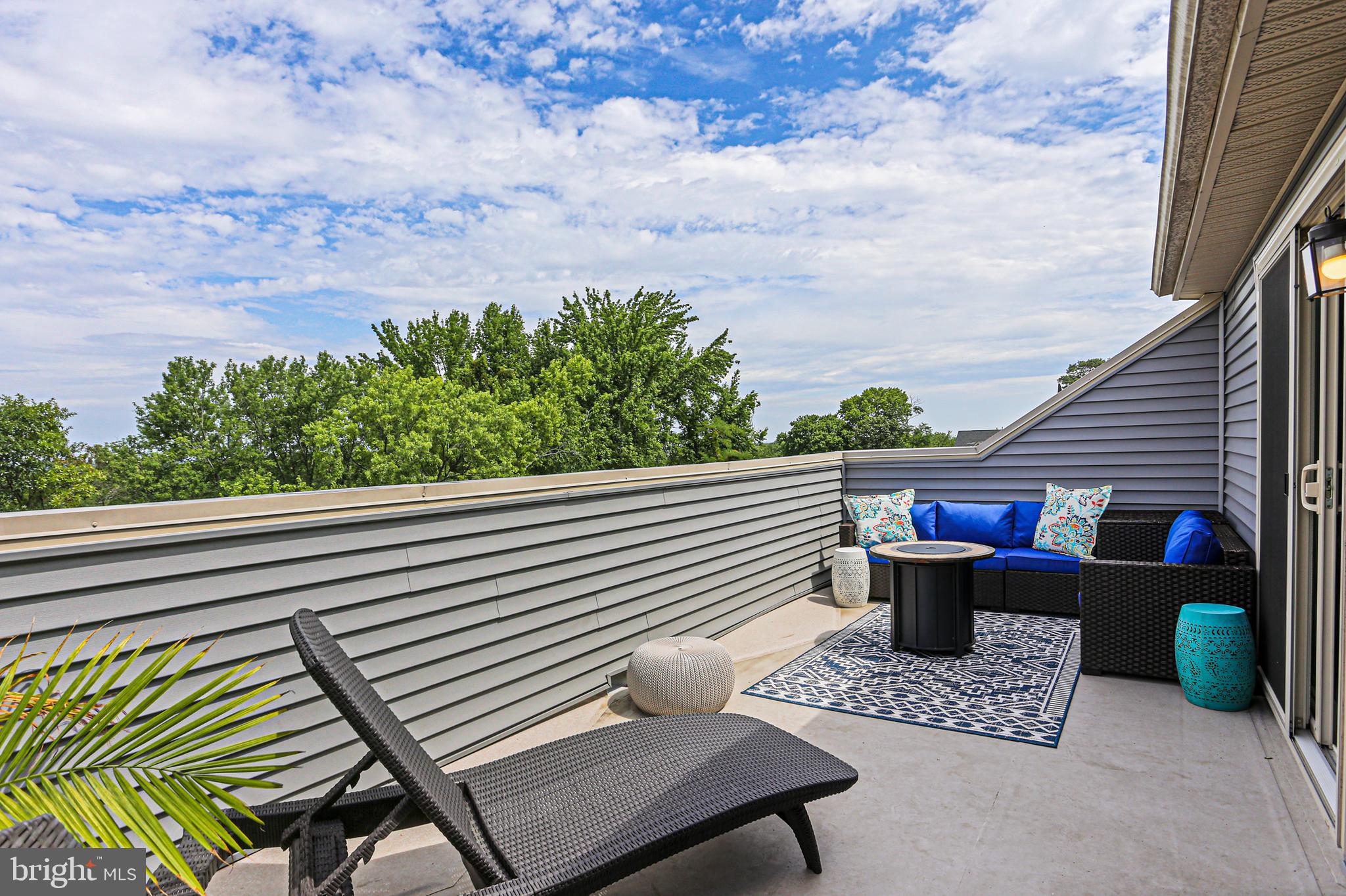 PONDVIEW - Residential