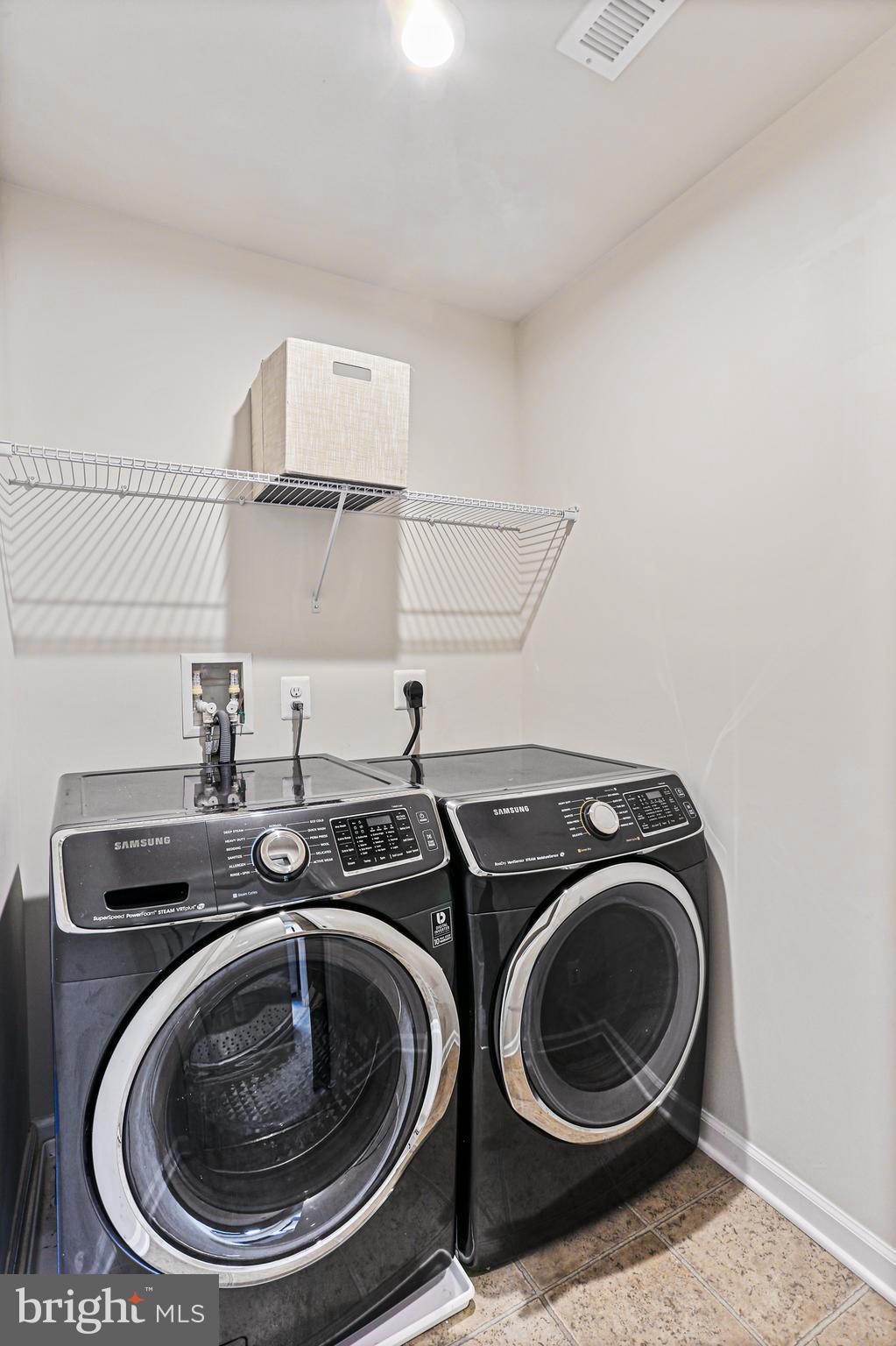 PONDVIEW - Residential