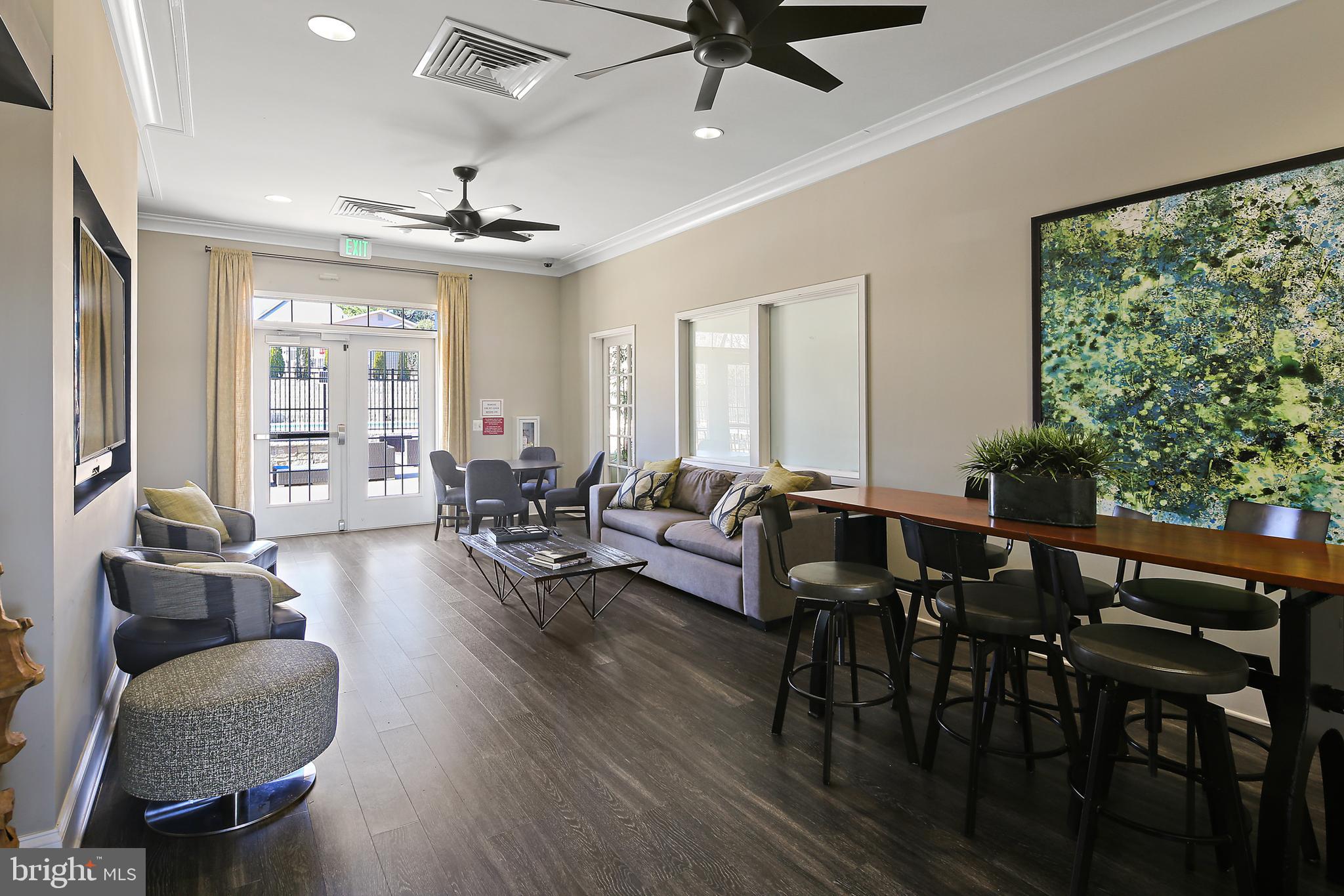 PONDVIEW - Residential