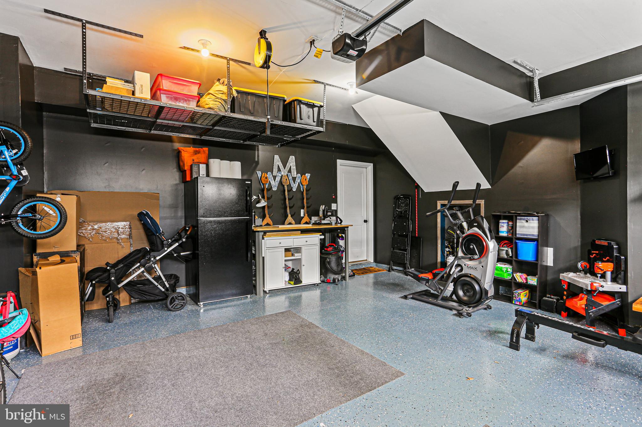 PONDVIEW - Residential