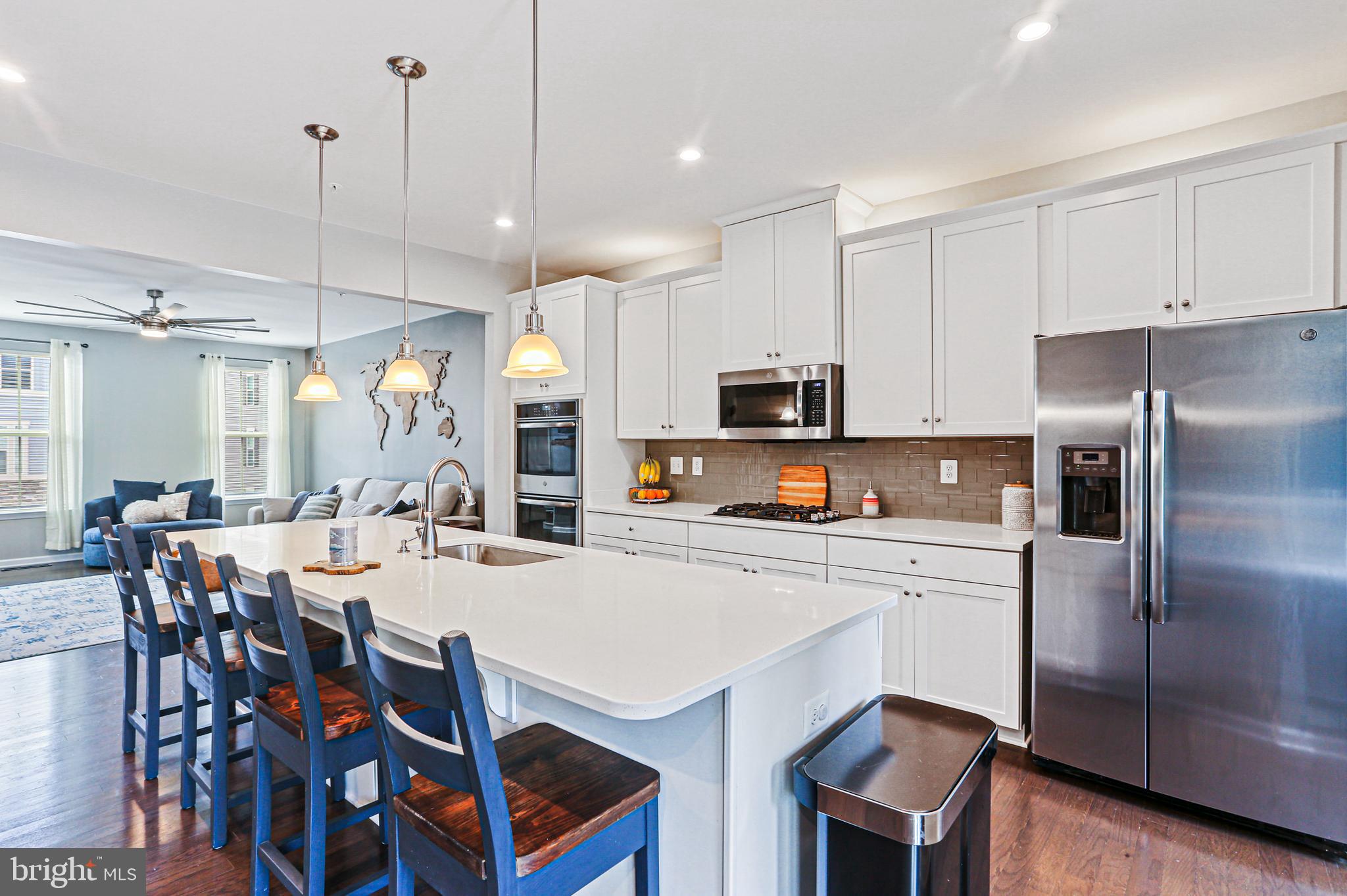 PONDVIEW - Residential