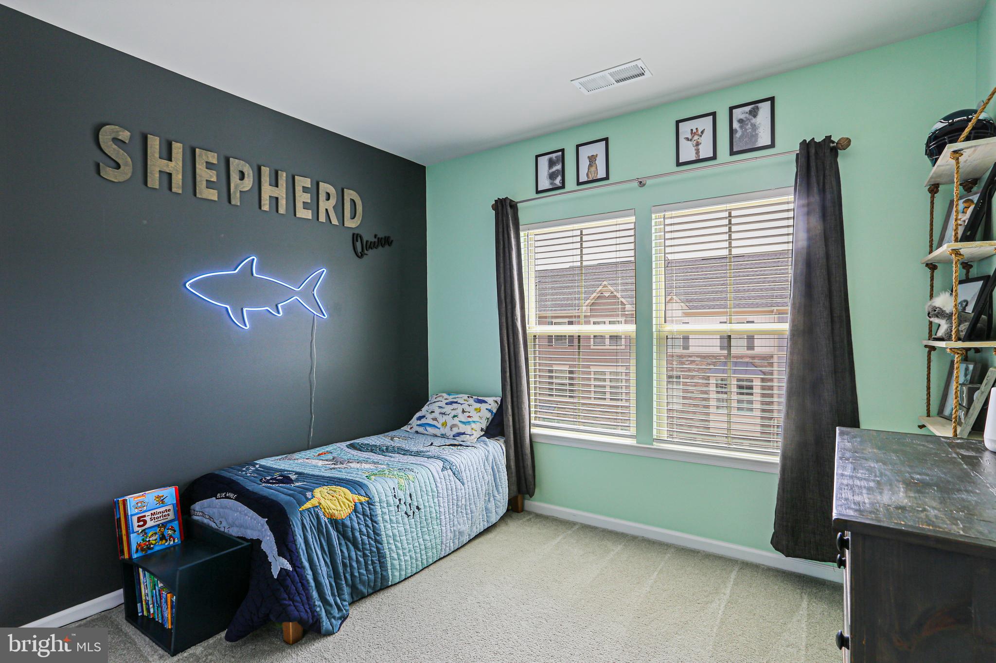 PONDVIEW - Residential