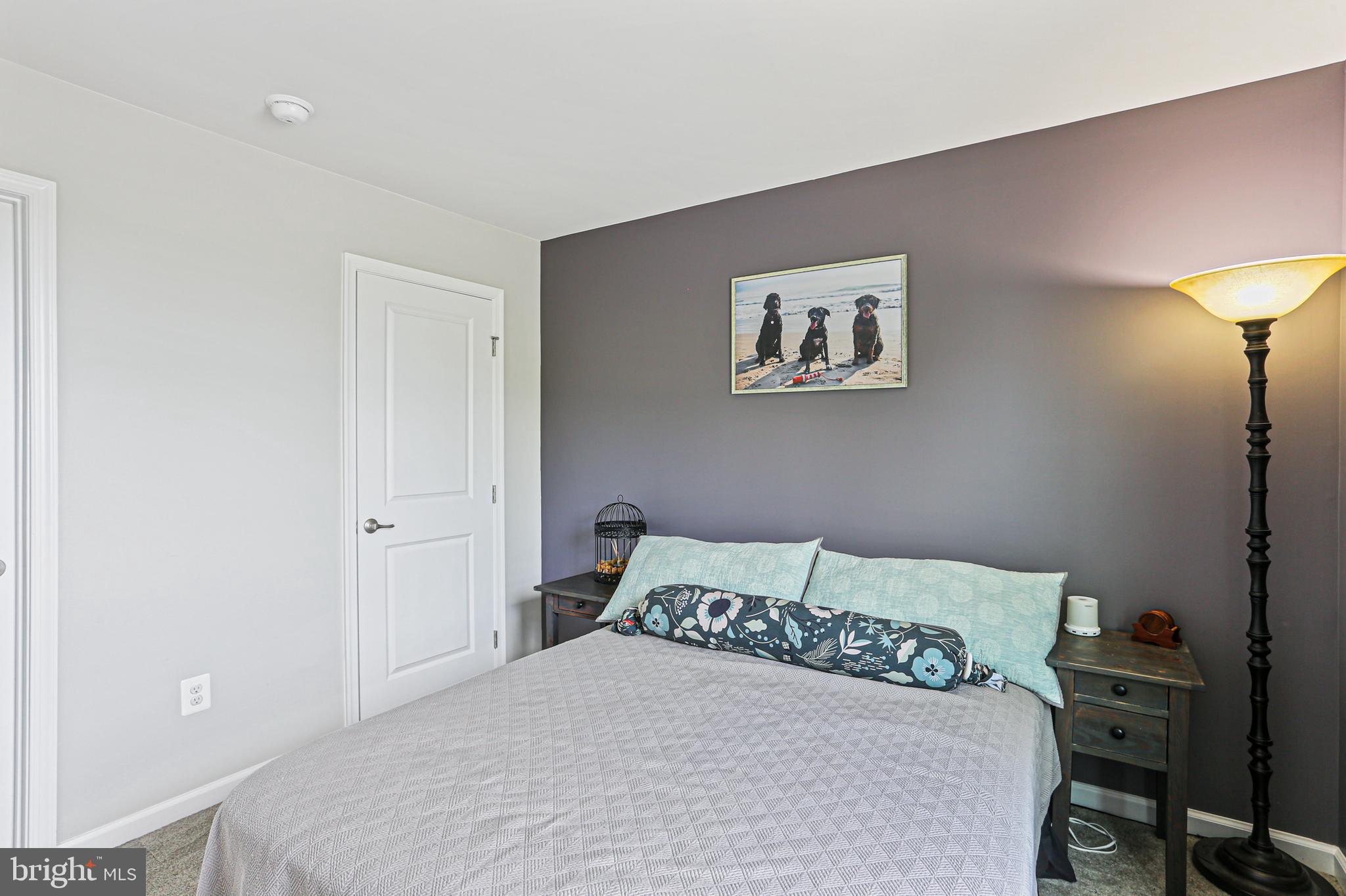 PONDVIEW - Residential