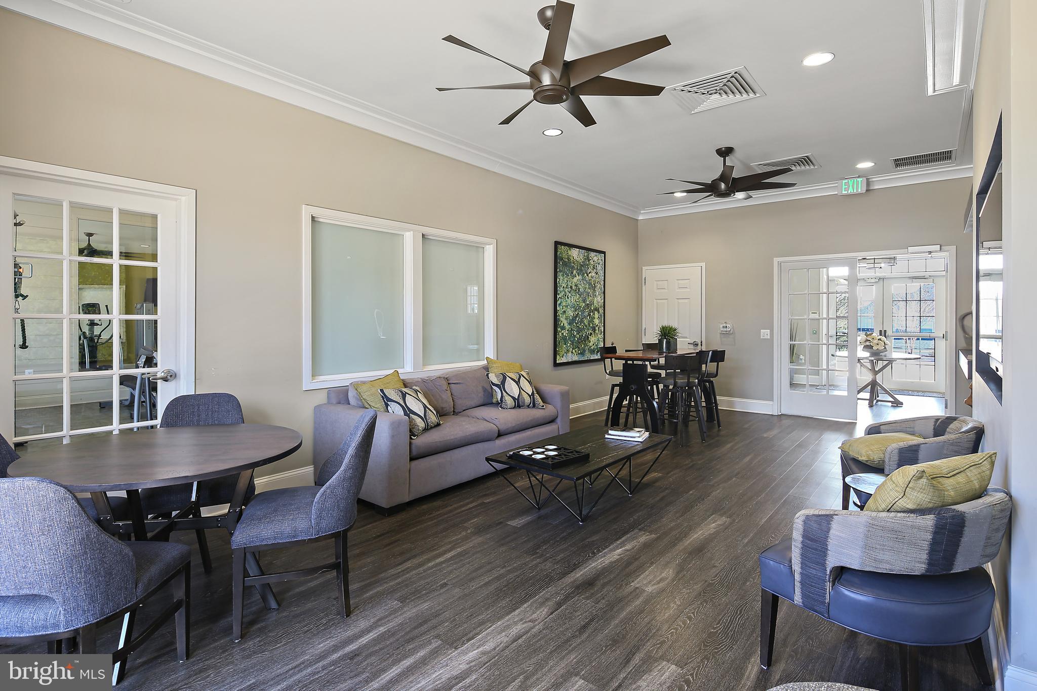 PONDVIEW - Residential