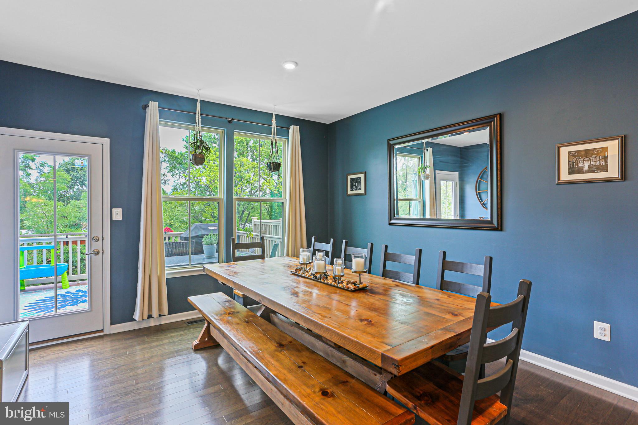 PONDVIEW - Residential