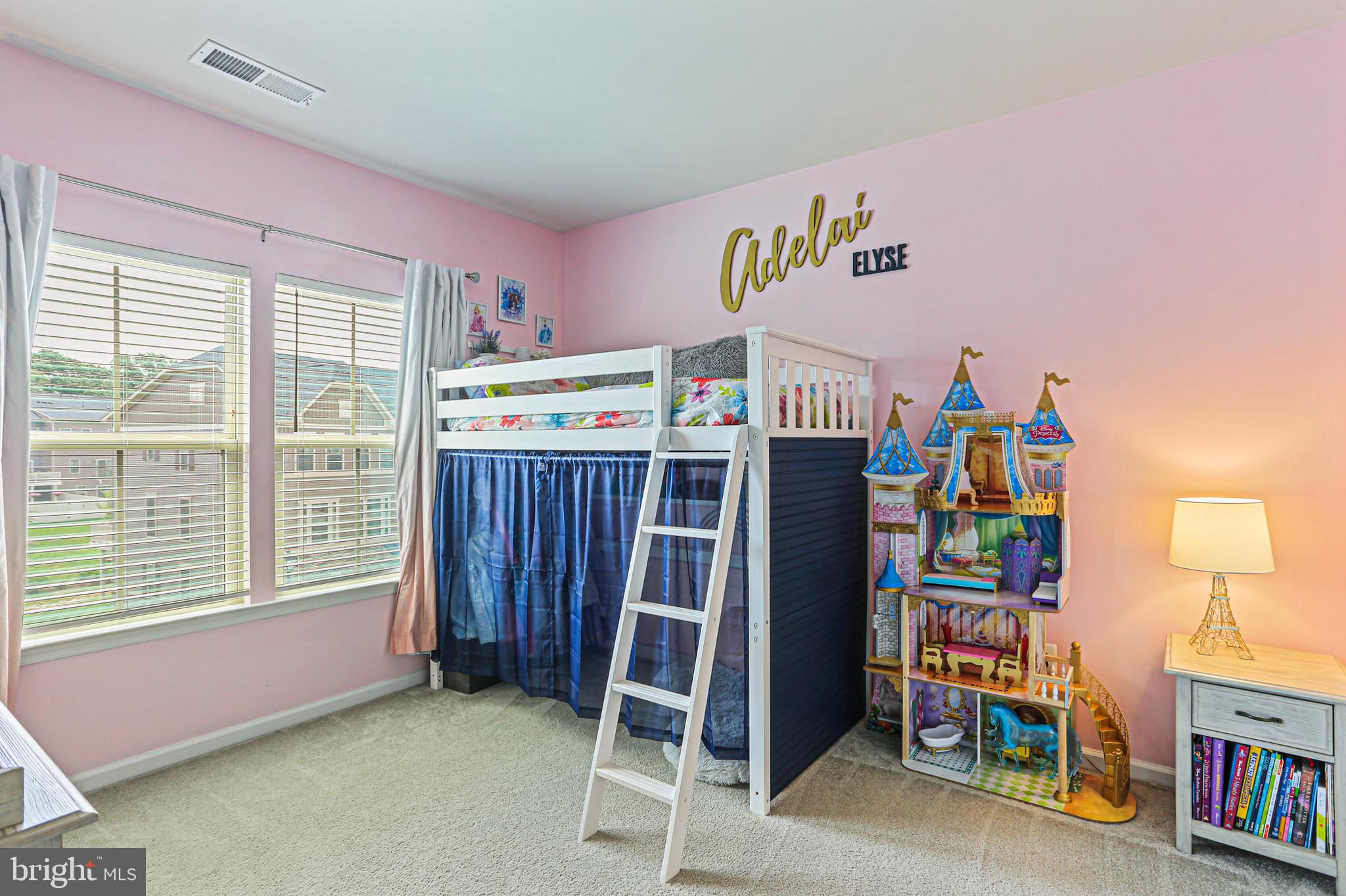 PONDVIEW - Residential