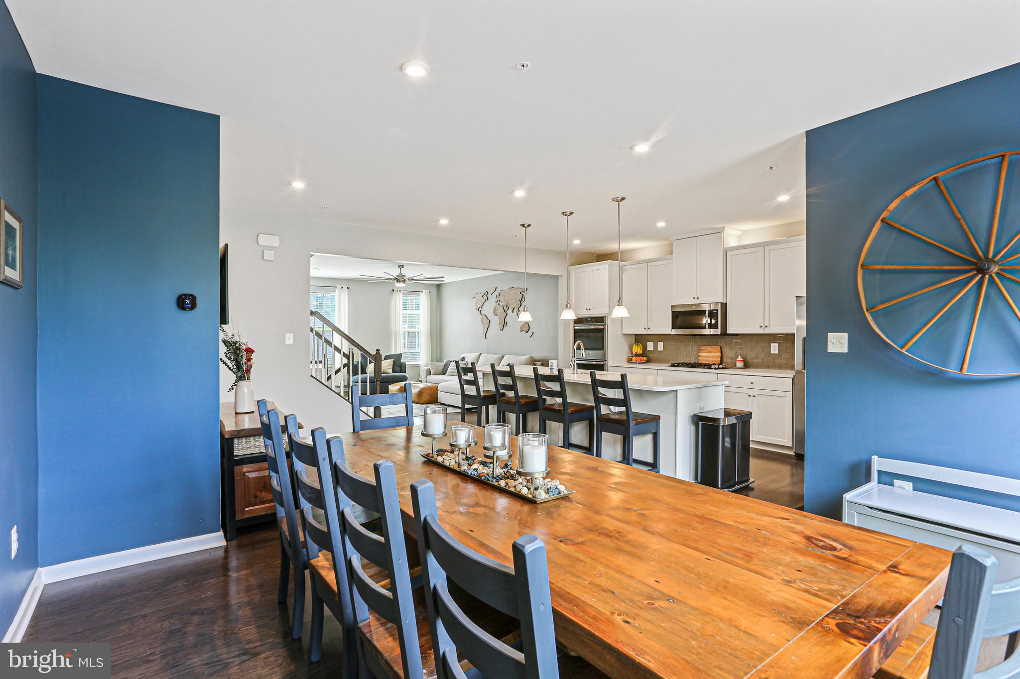 PONDVIEW - Residential