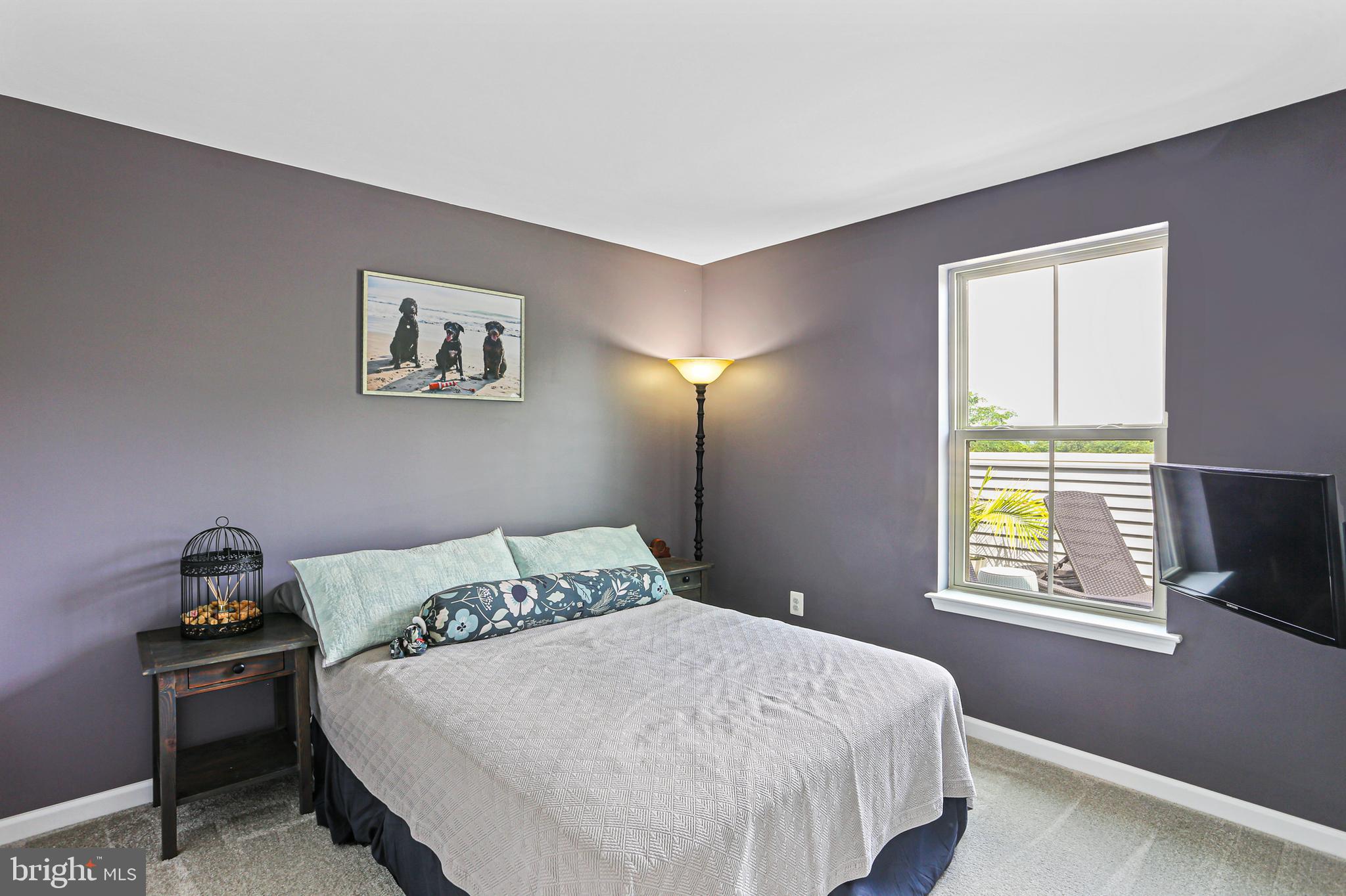 PONDVIEW - Residential