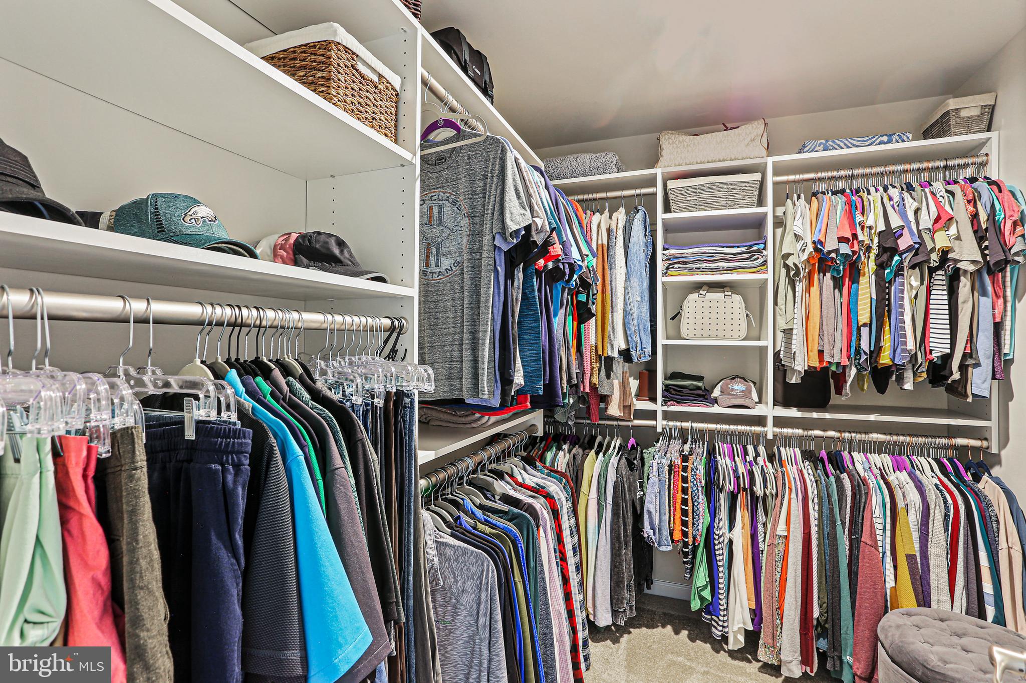 PONDVIEW - Residential