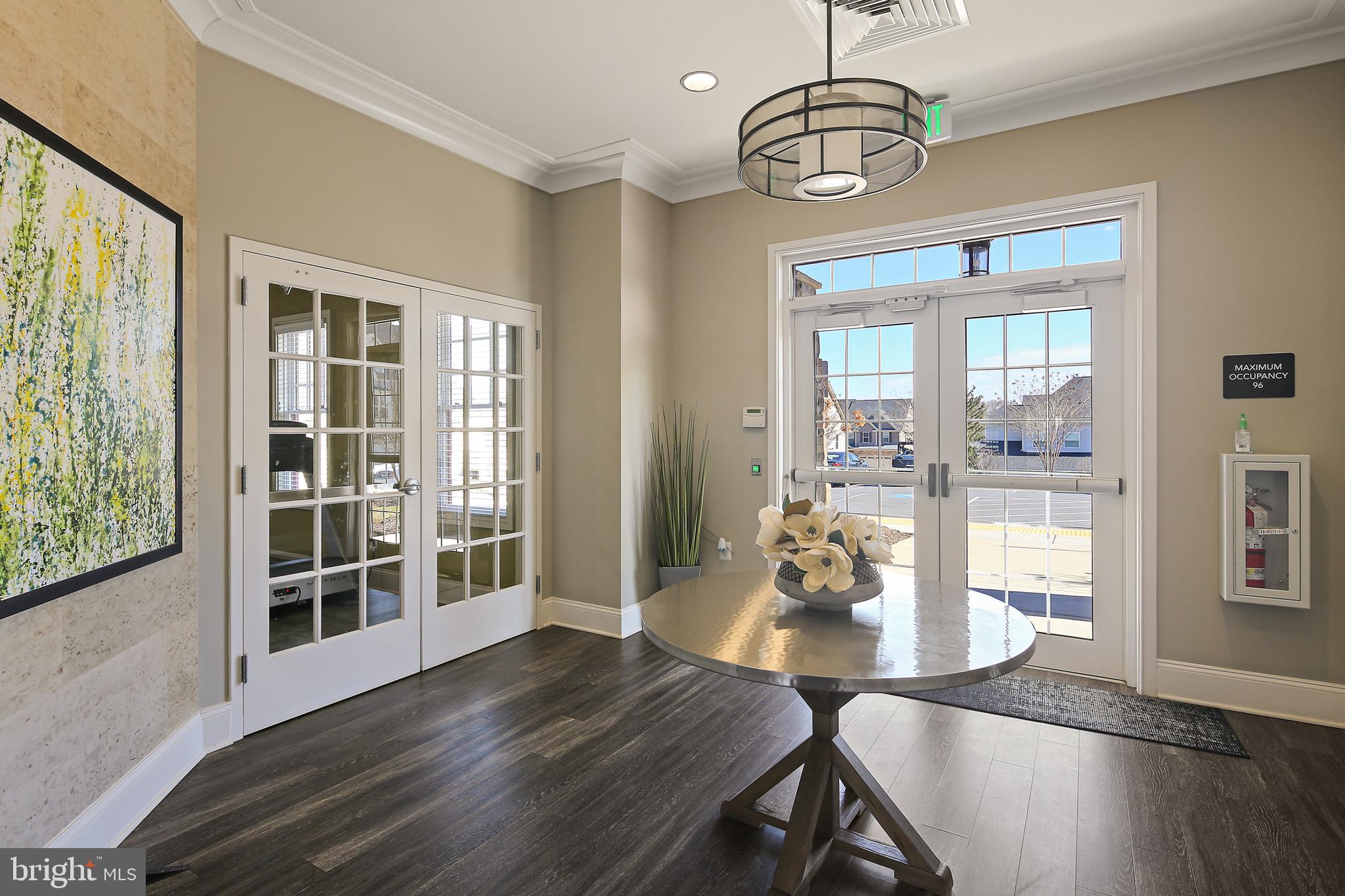 PONDVIEW - Residential