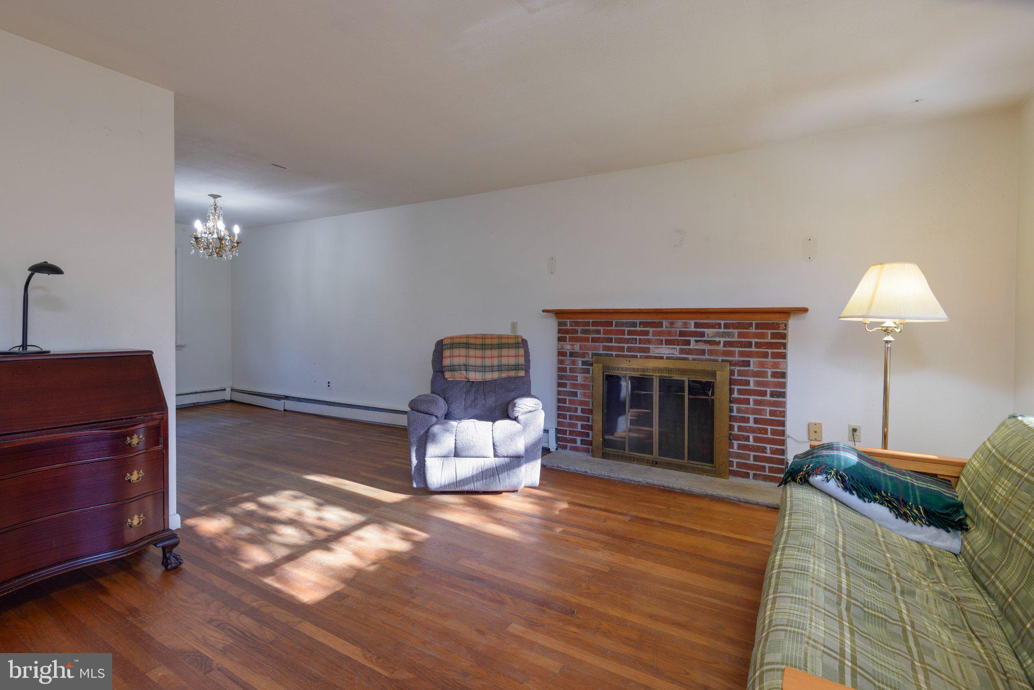 1014 LIEDS ROAD
