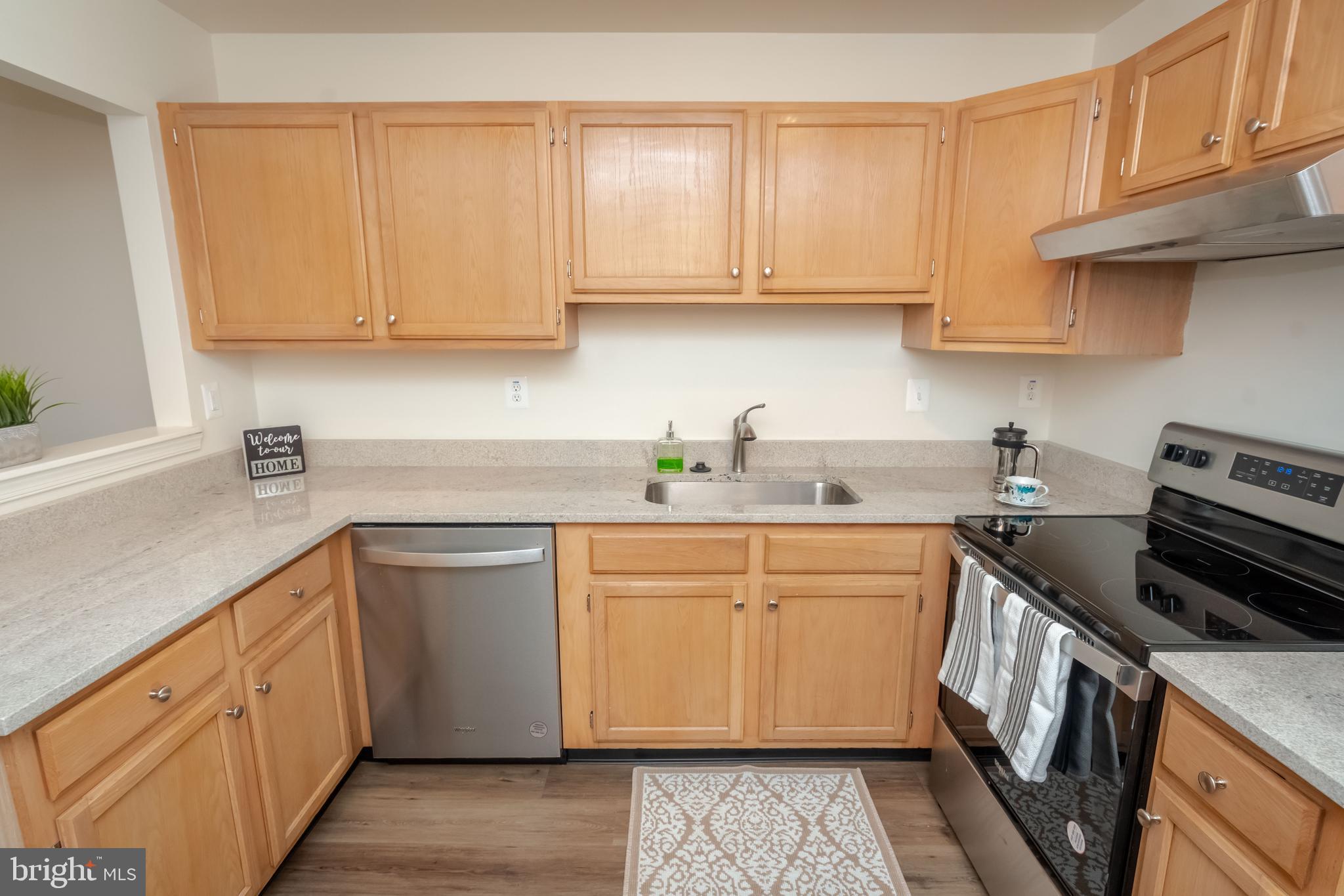 CONSTANT FRIENDSHIP - Residential