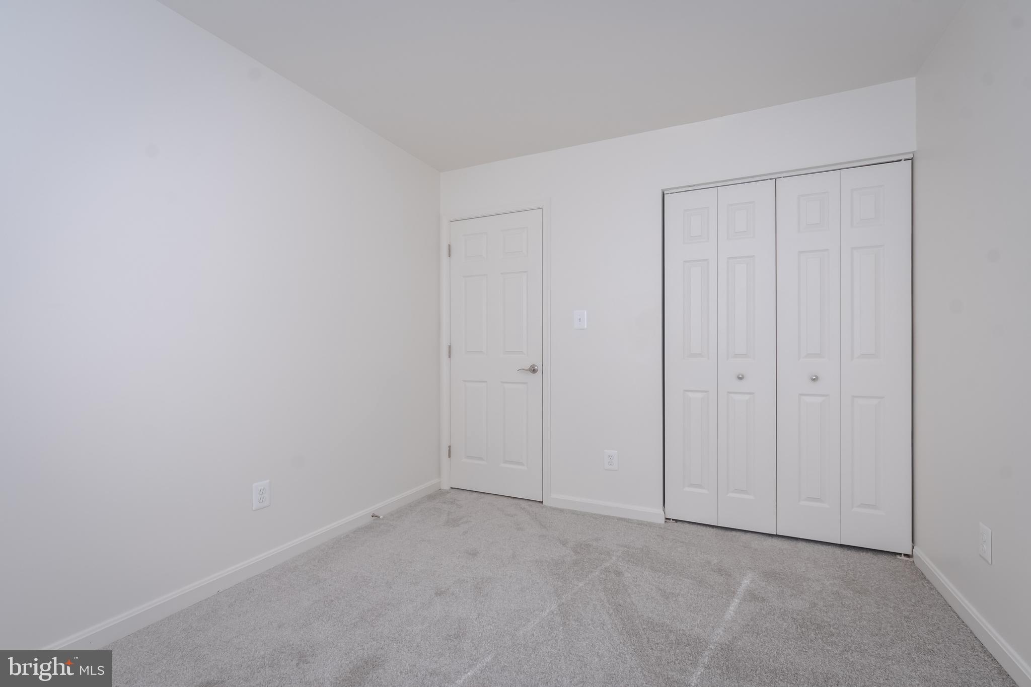 CONSTANT FRIENDSHIP - Residential