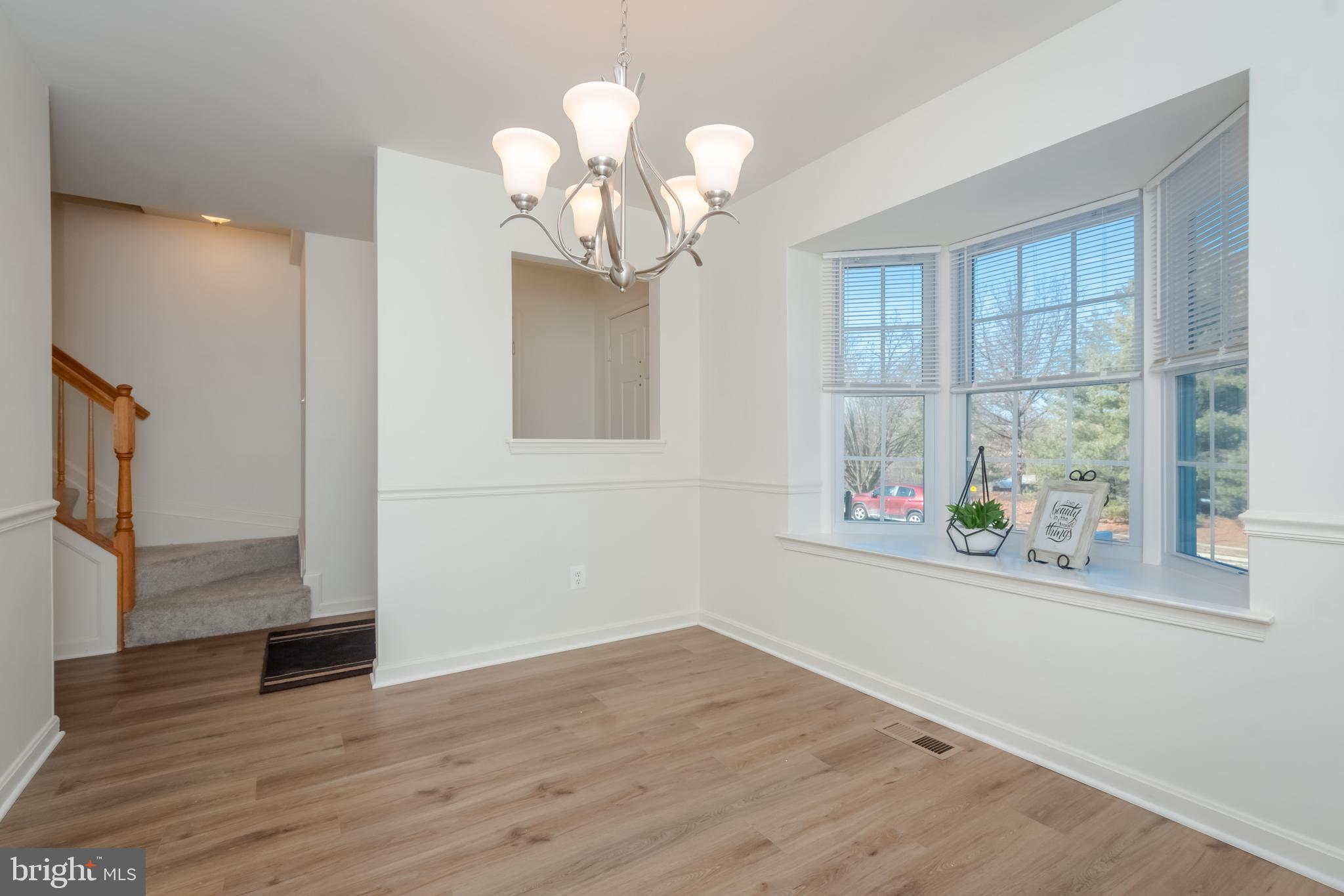 CONSTANT FRIENDSHIP - Residential