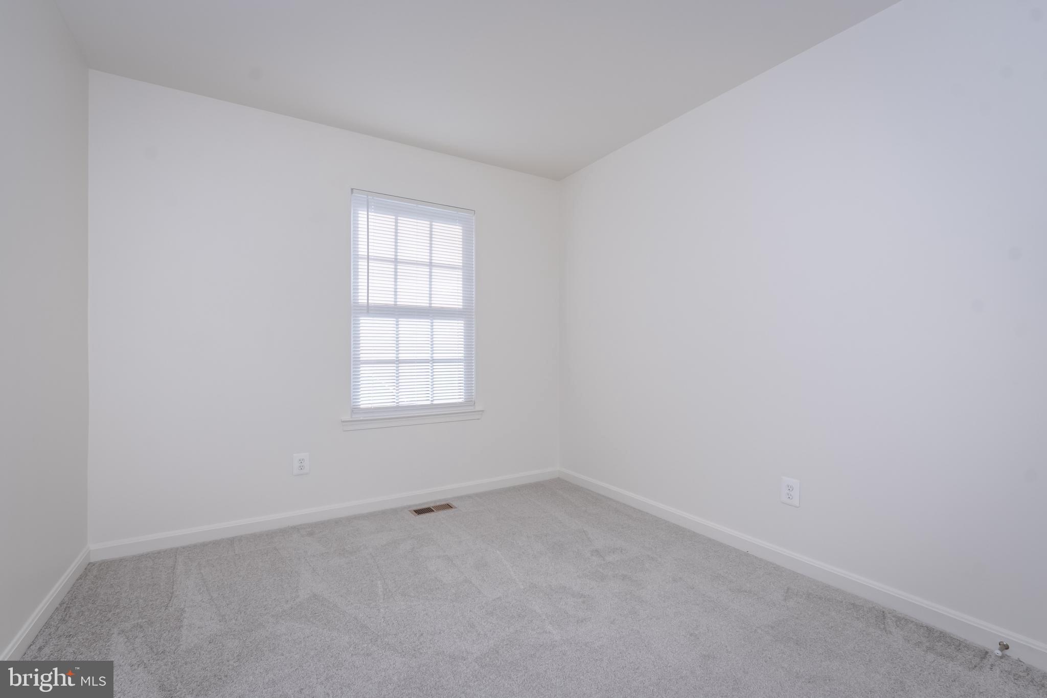 CONSTANT FRIENDSHIP - Residential