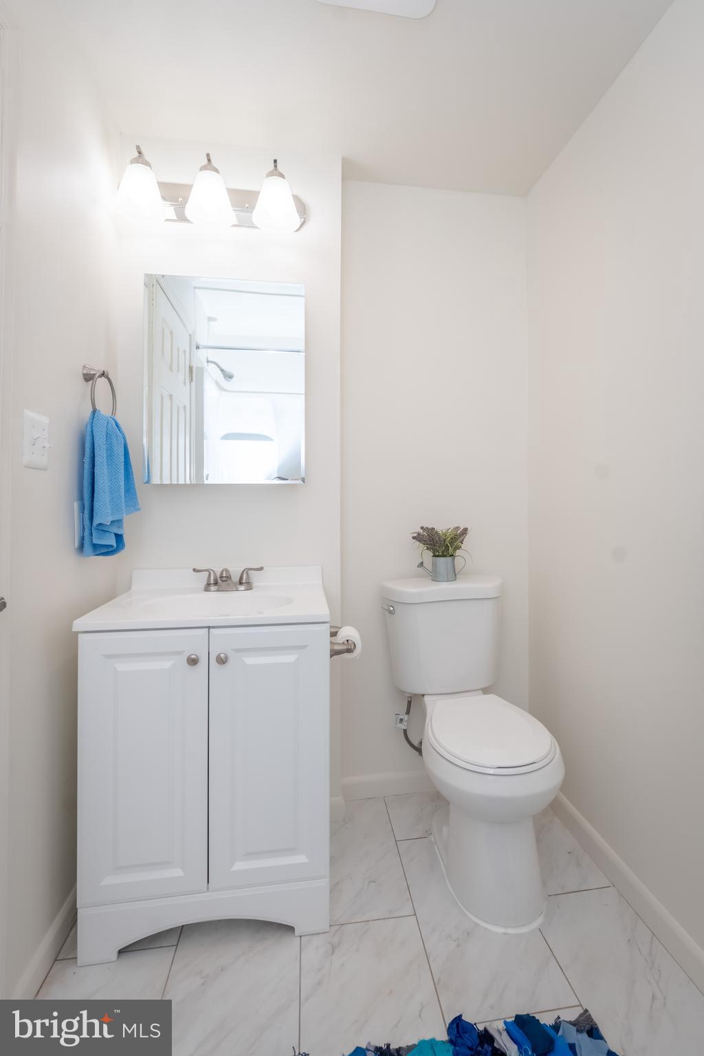 CONSTANT FRIENDSHIP - Residential