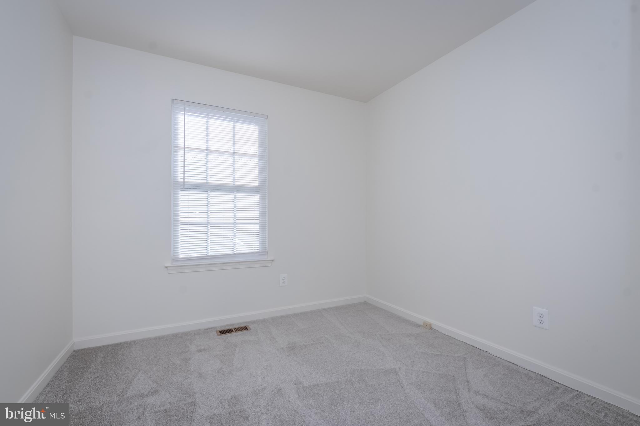 CONSTANT FRIENDSHIP - Residential