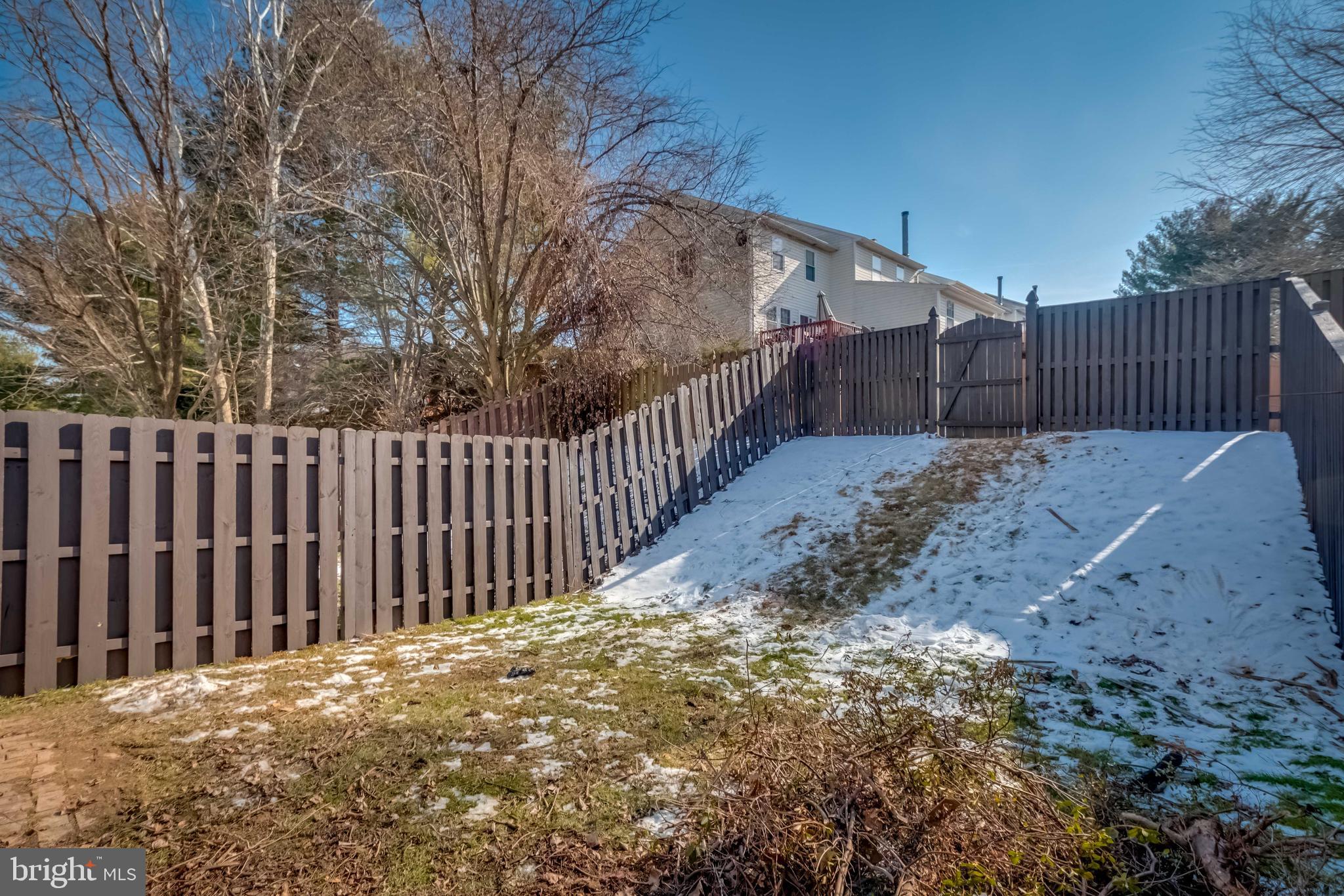 CONSTANT FRIENDSHIP - Residential