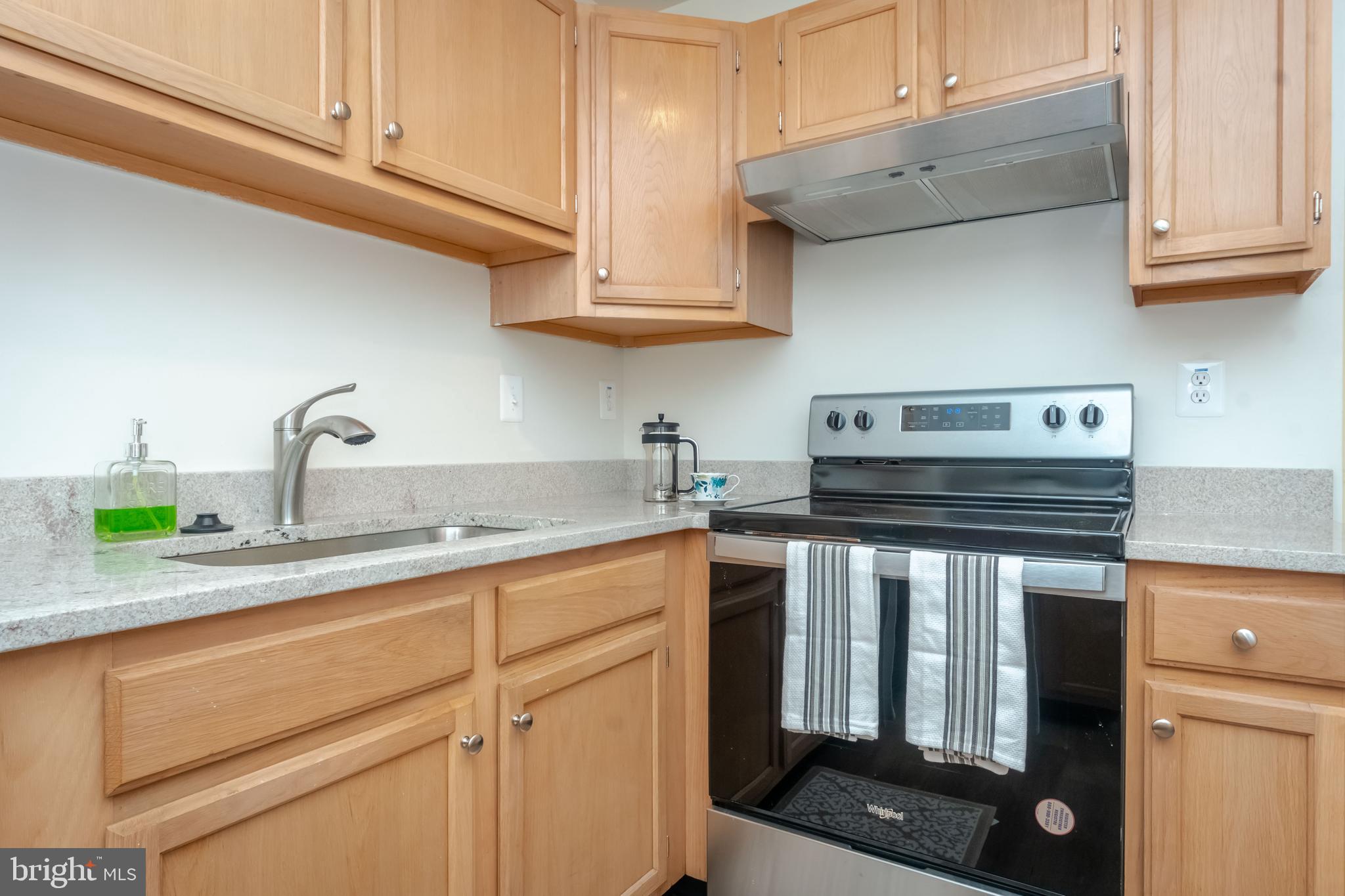 CONSTANT FRIENDSHIP - Residential