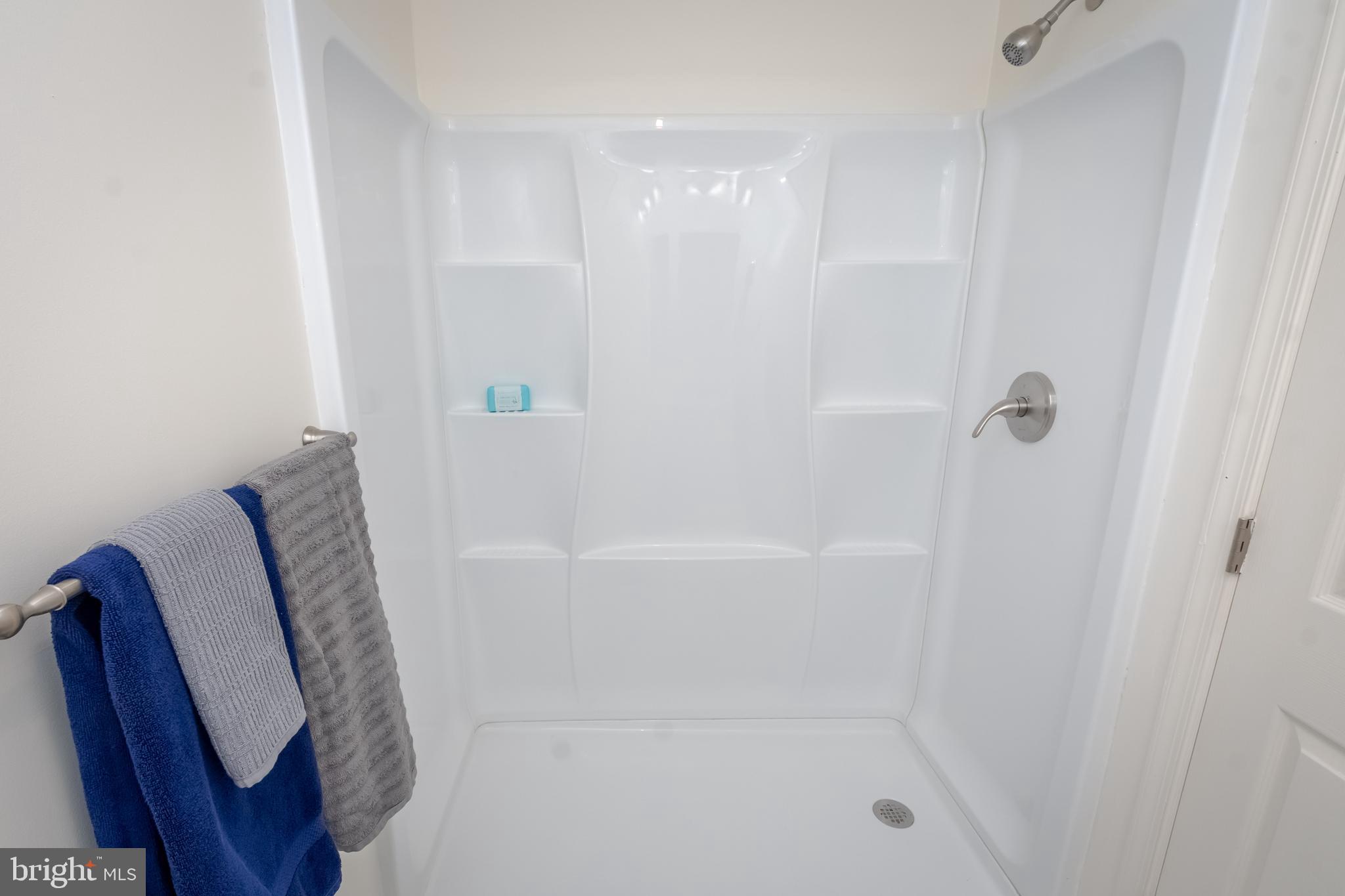 CONSTANT FRIENDSHIP - Residential