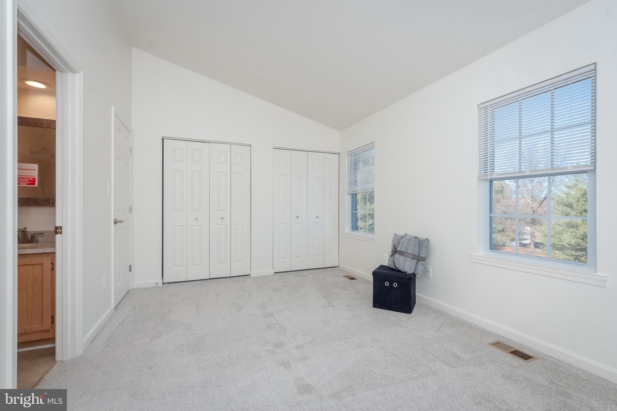 CONSTANT FRIENDSHIP - Residential