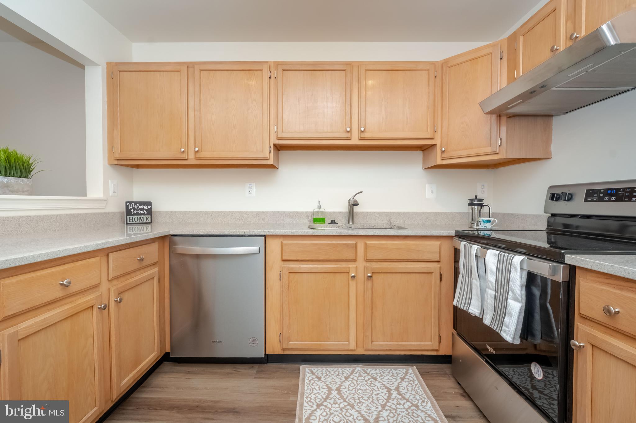 CONSTANT FRIENDSHIP - Residential