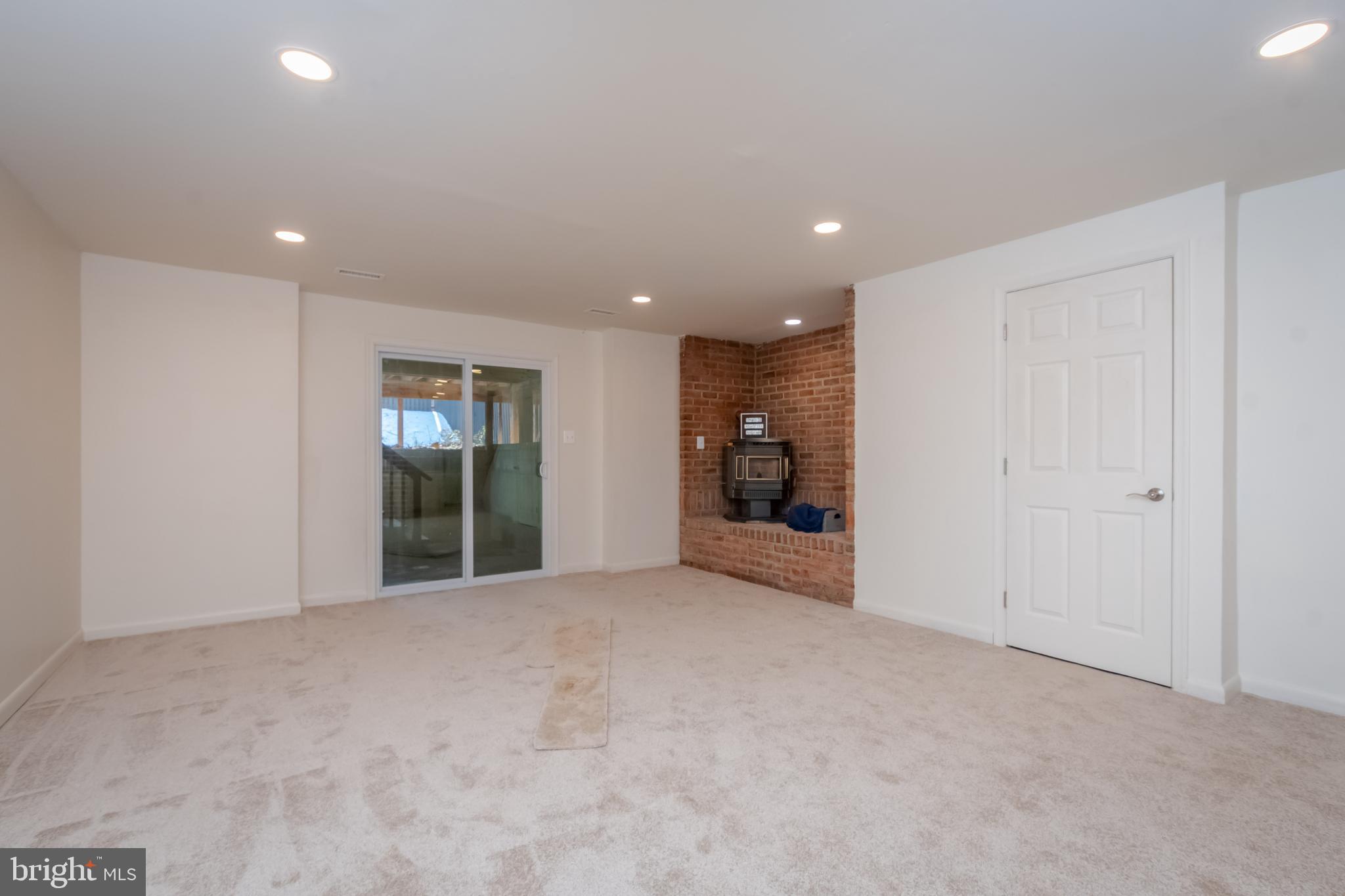 CONSTANT FRIENDSHIP - Residential