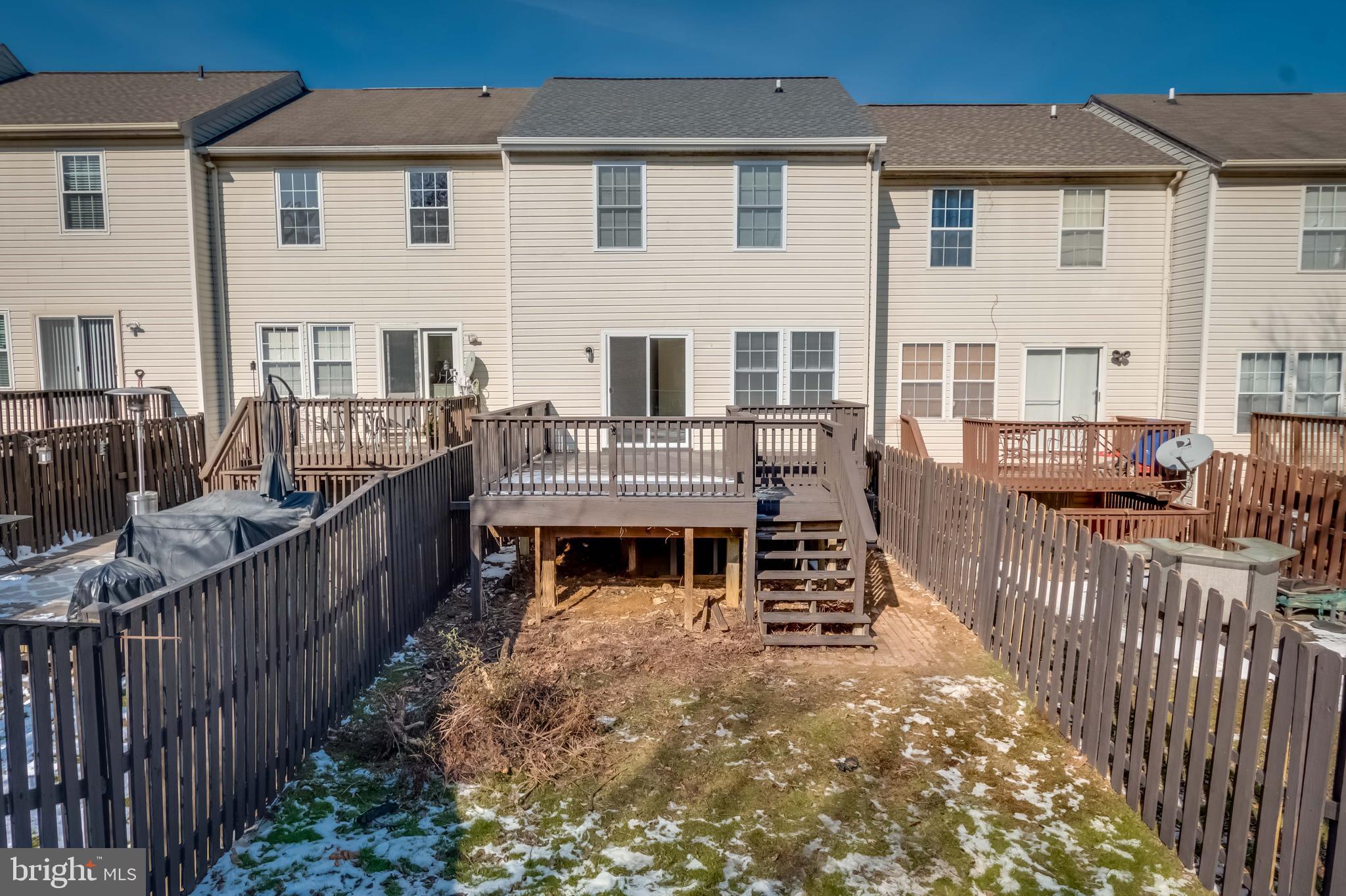 CONSTANT FRIENDSHIP - Residential