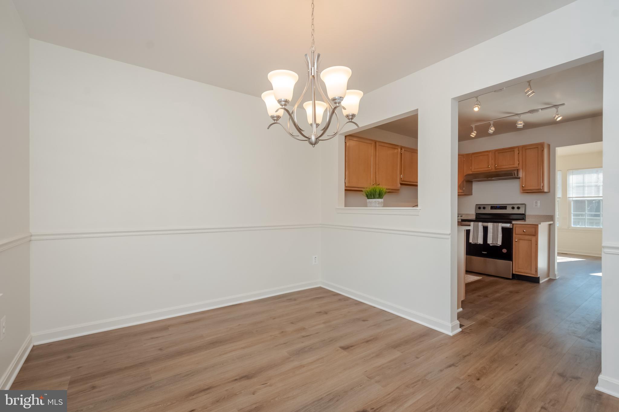 CONSTANT FRIENDSHIP - Residential