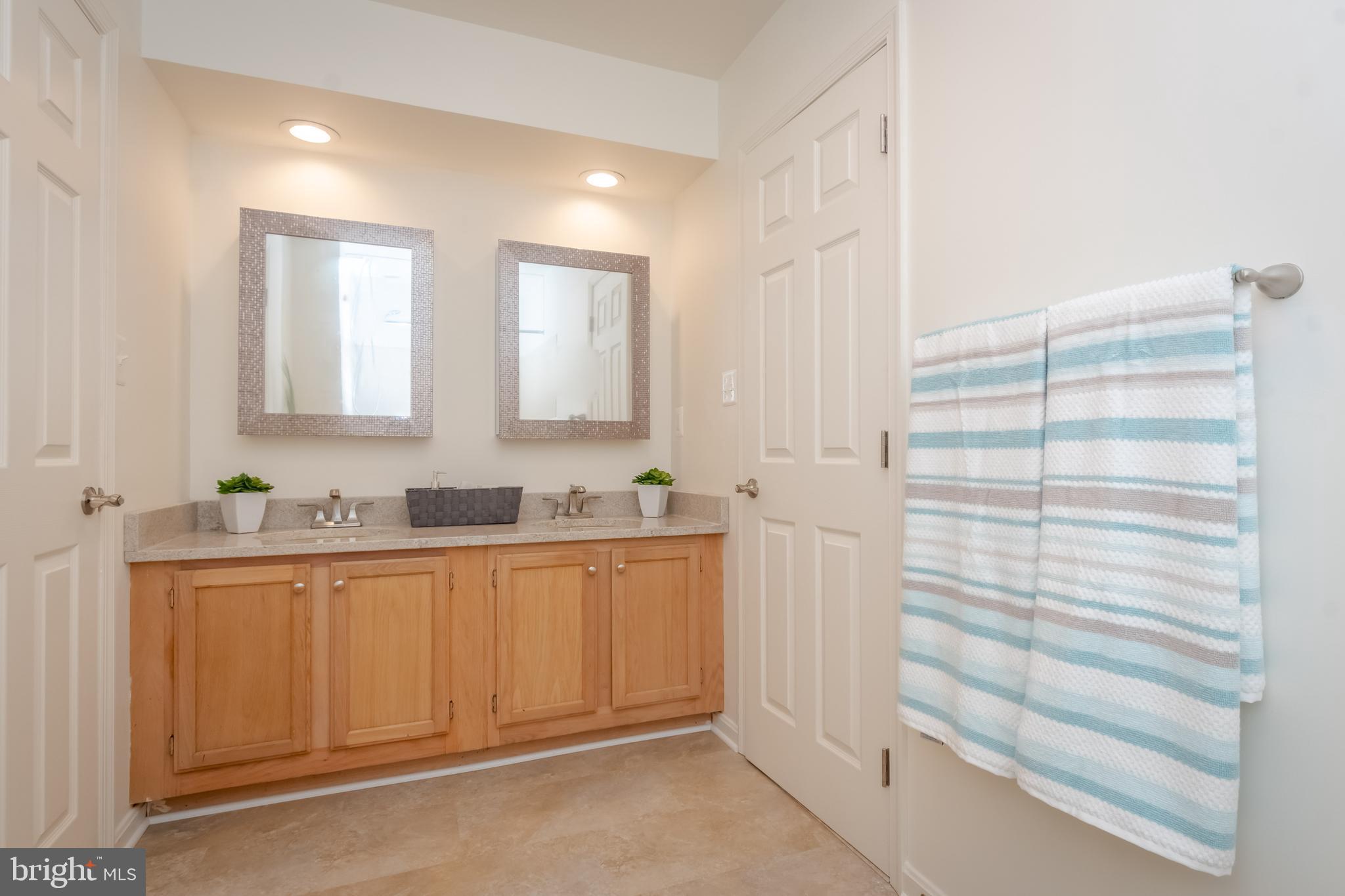 CONSTANT FRIENDSHIP - Residential