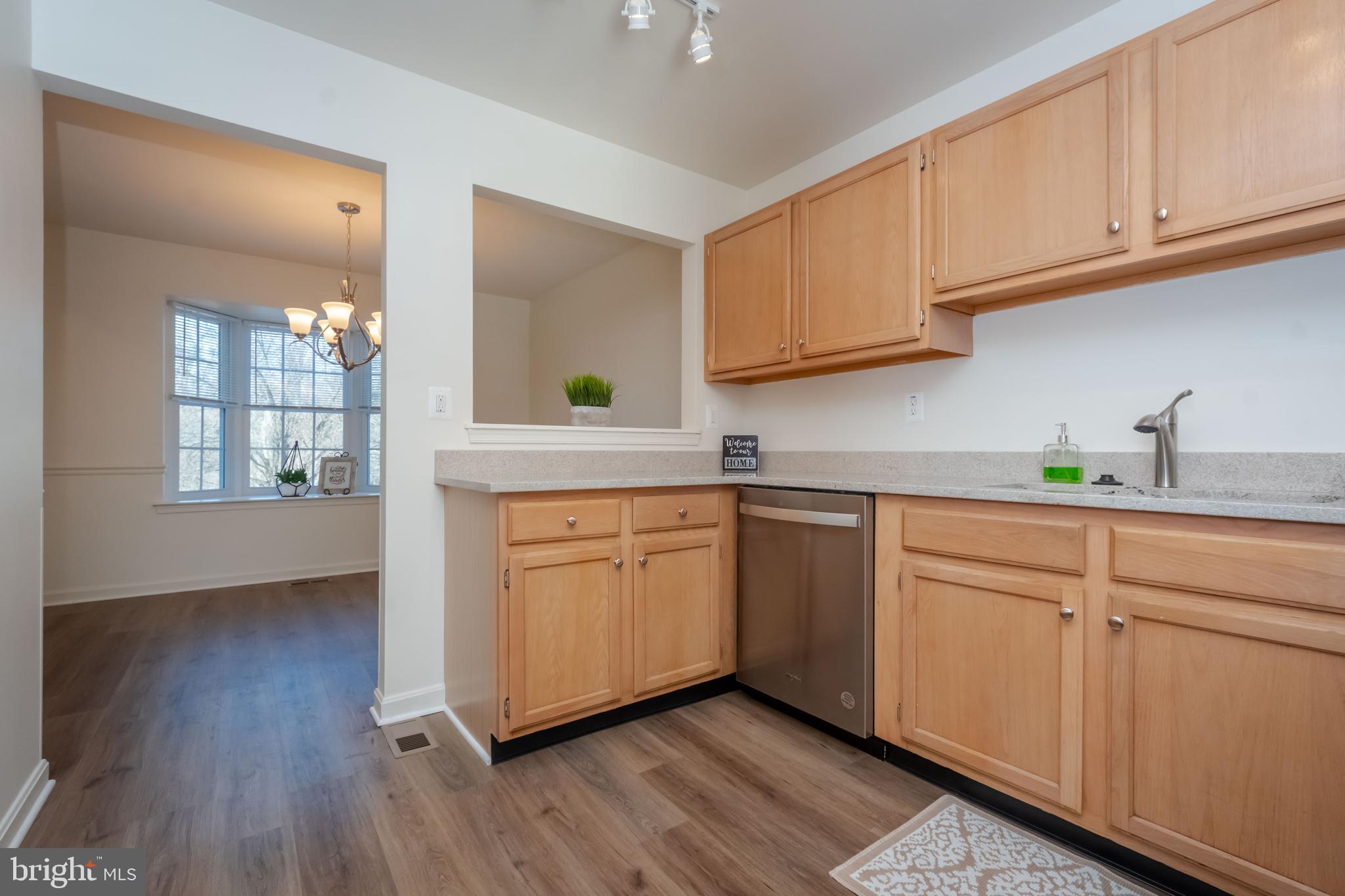 CONSTANT FRIENDSHIP - Residential